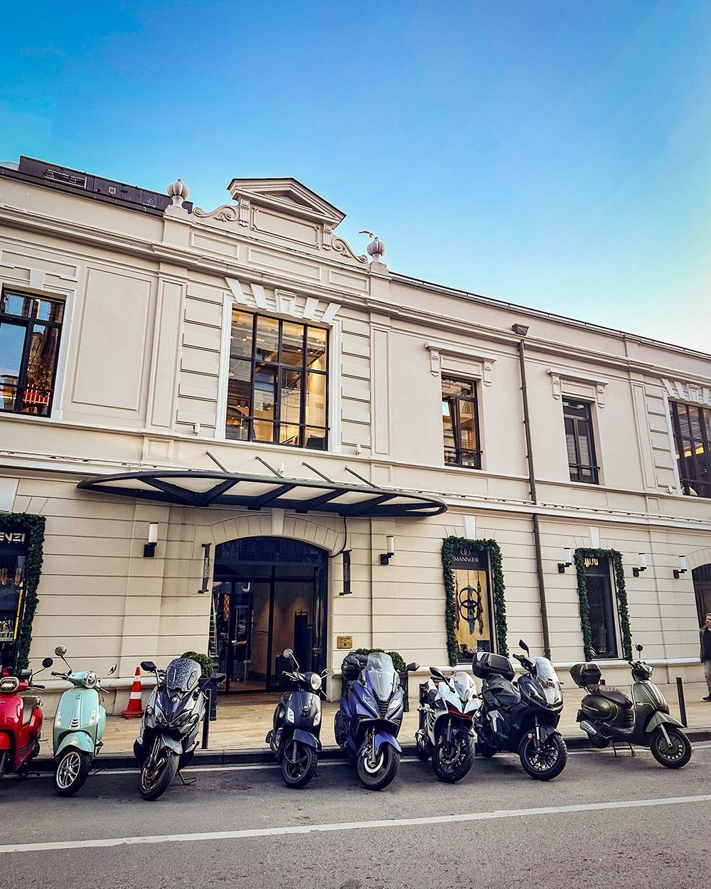 Boneqa Barcelona Galataport Mağazası