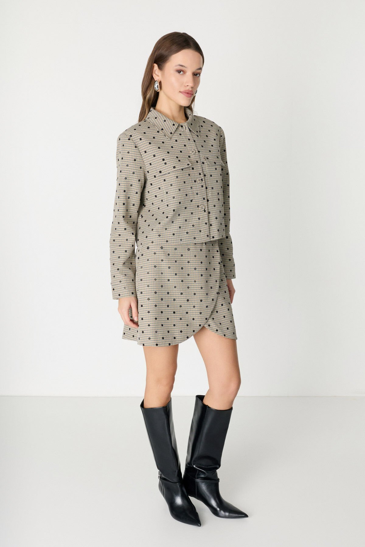 Desenli Cep Detaylı Crop Ceket