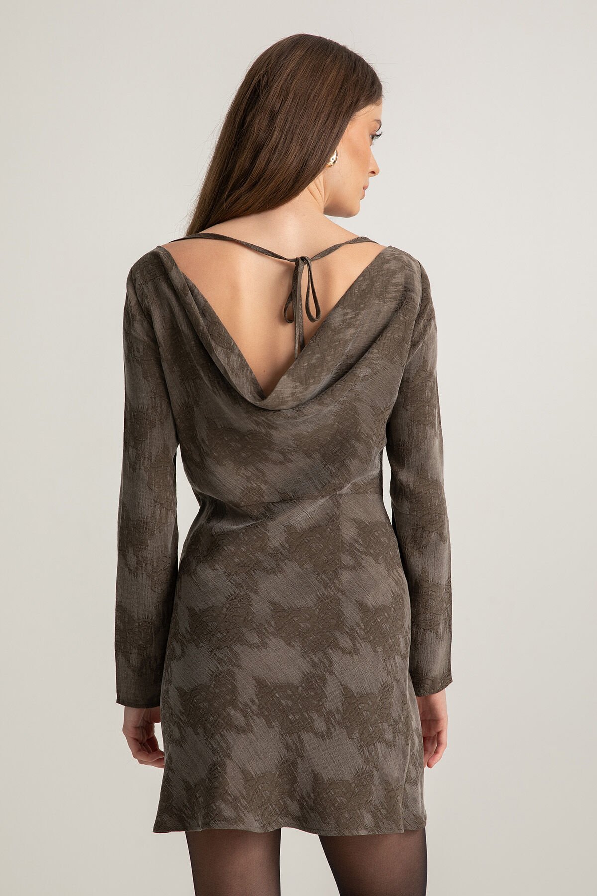 Sırt Detaylı Mini Elbise