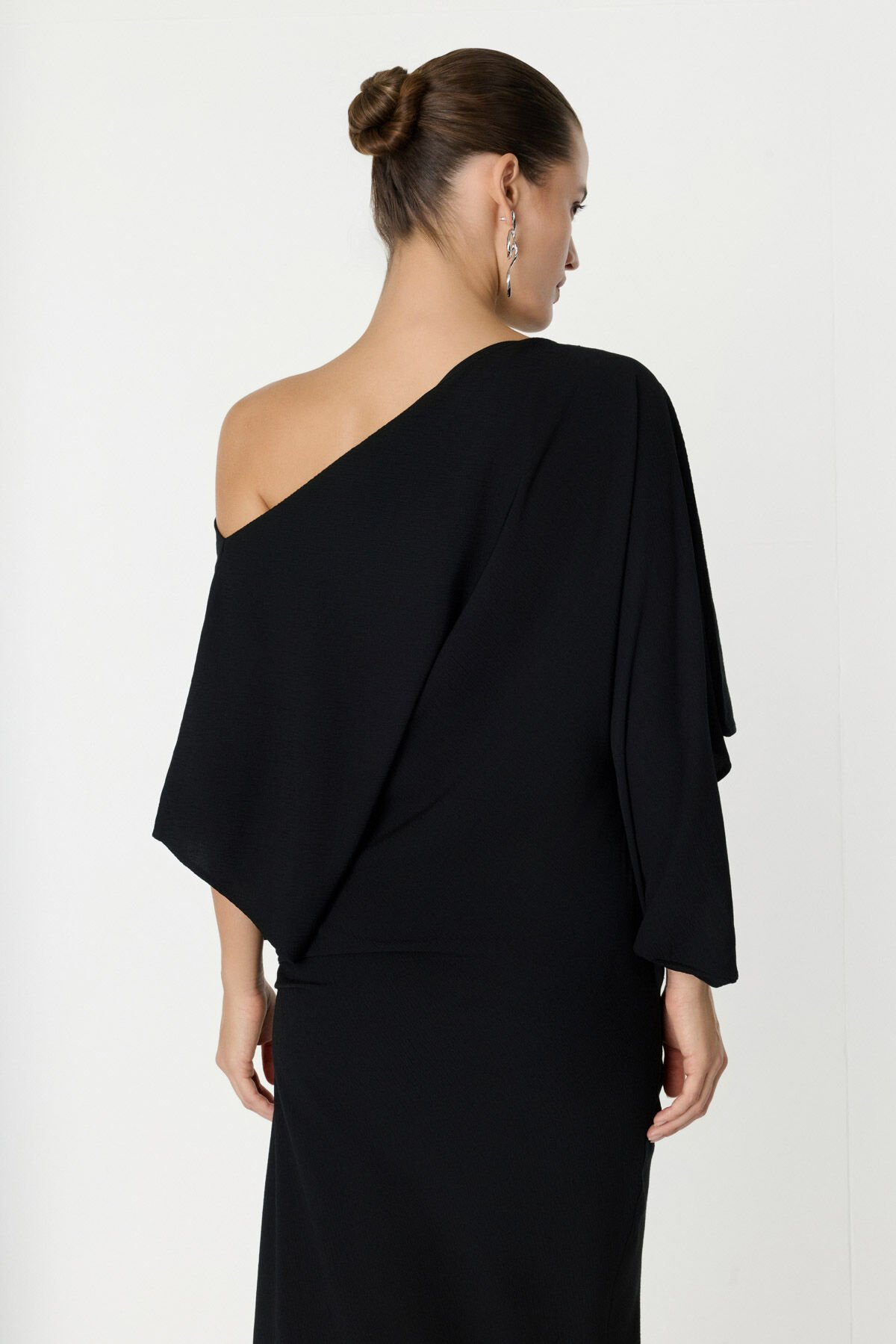 Yarasa Kol Detaylı Siyah Maxi Elbise