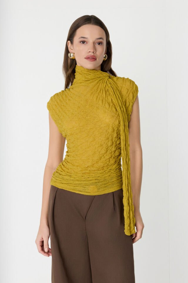 Bürümcüklü Boyundan Bağlamalı Sarı Top