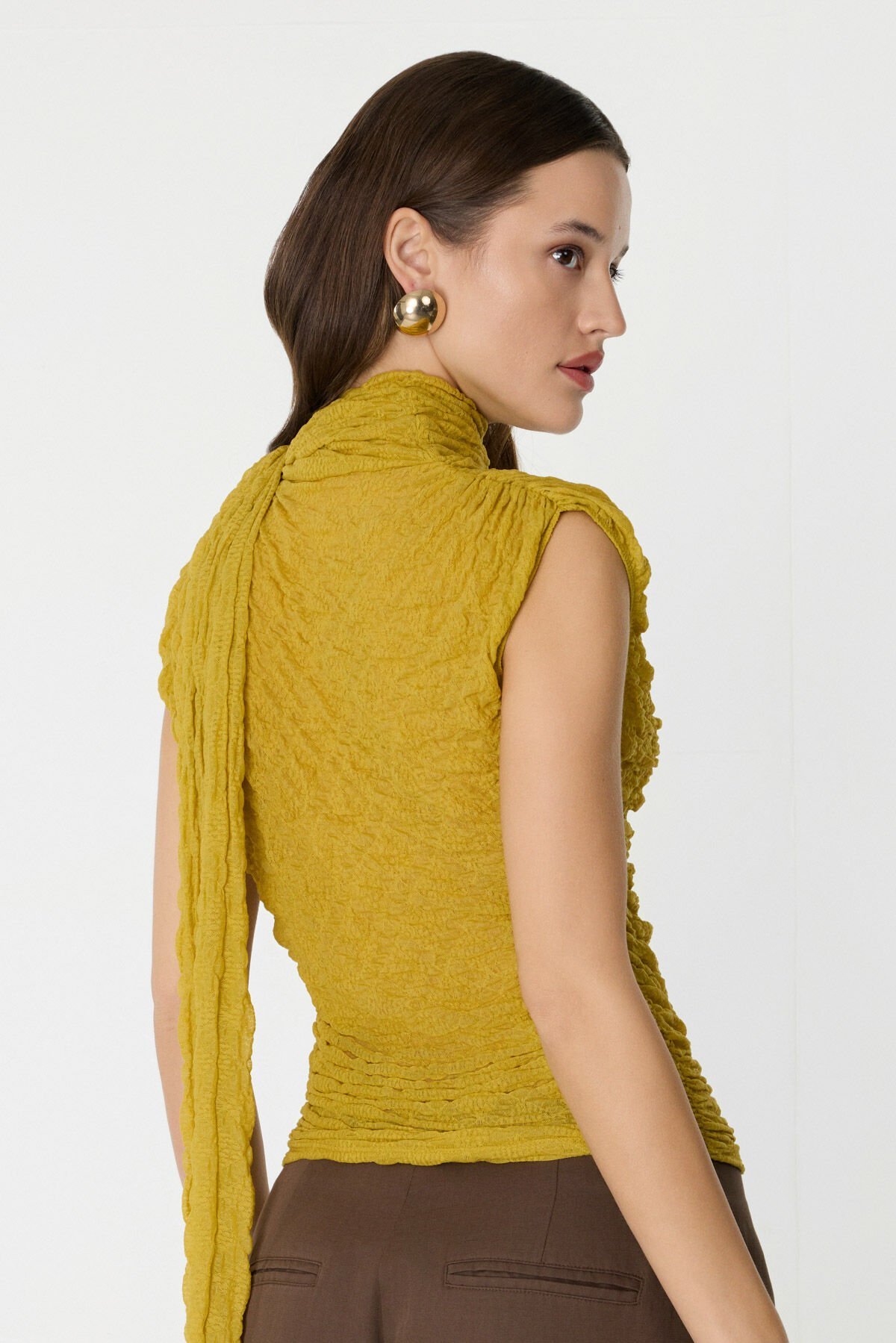 Bürümcüklü Boyundan Bağlamalı Sarı Top