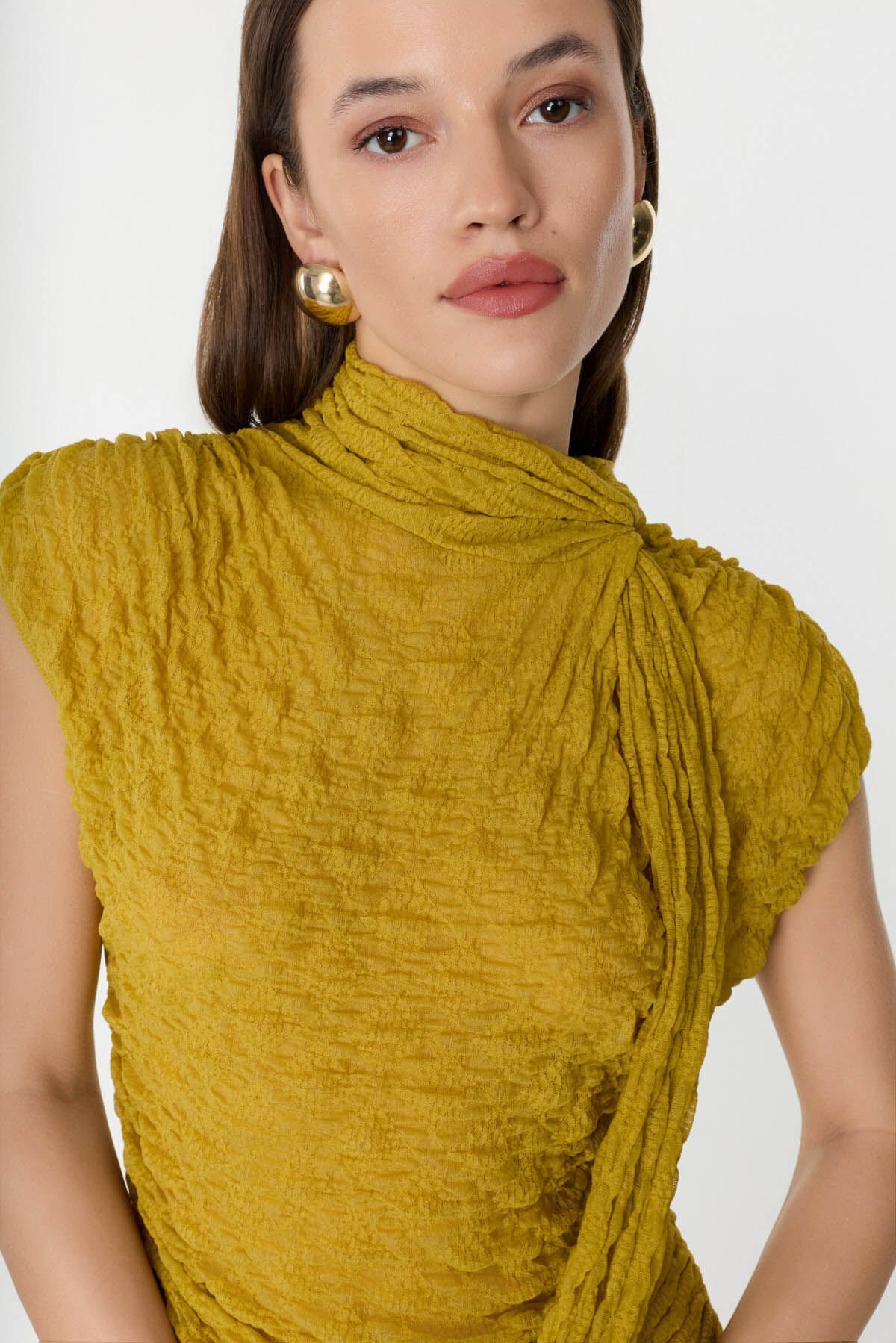 Bürümcüklü Boyundan Bağlamalı Sarı Top