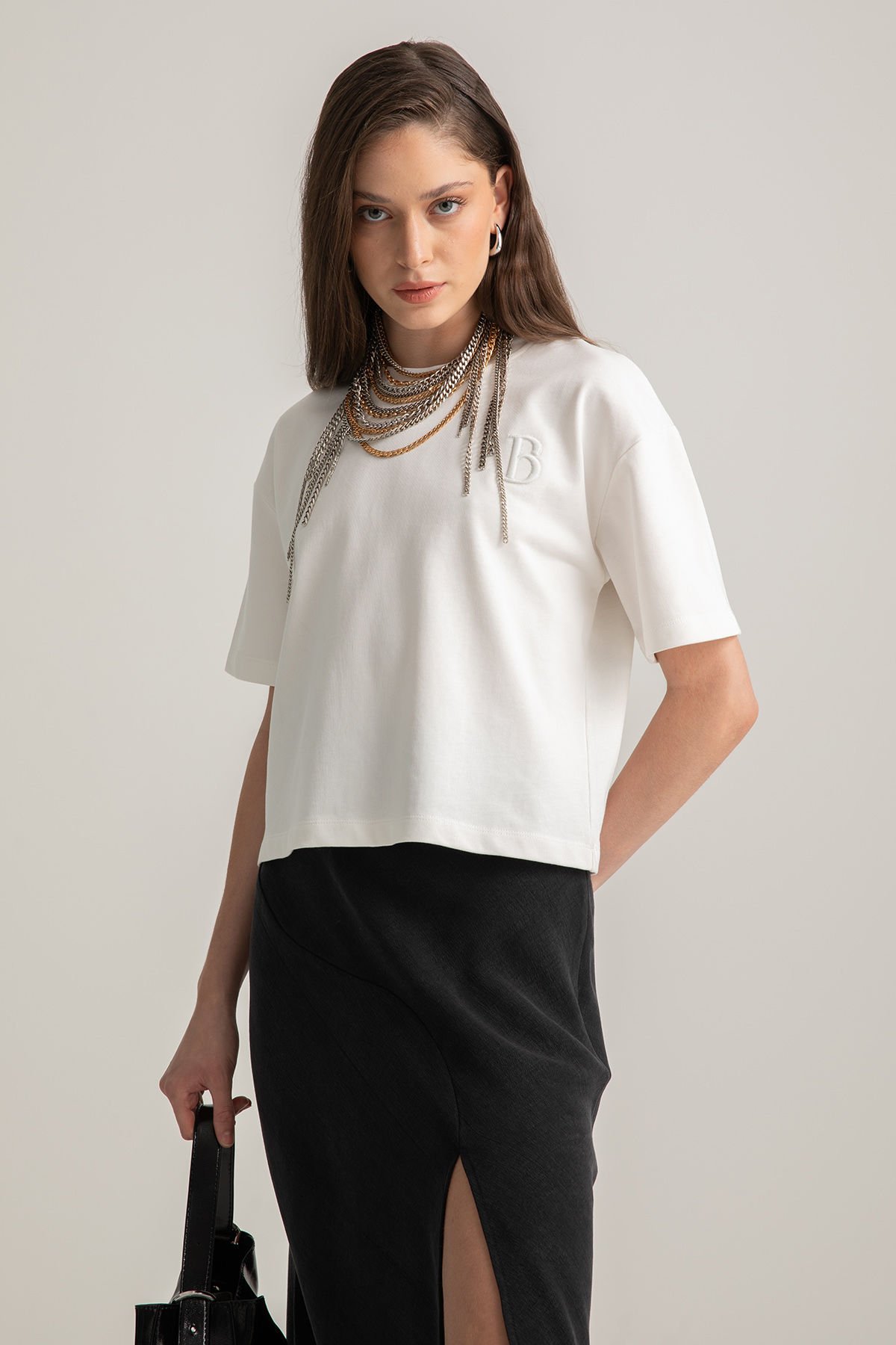 Boneqa Logolu Beyaz Tişört