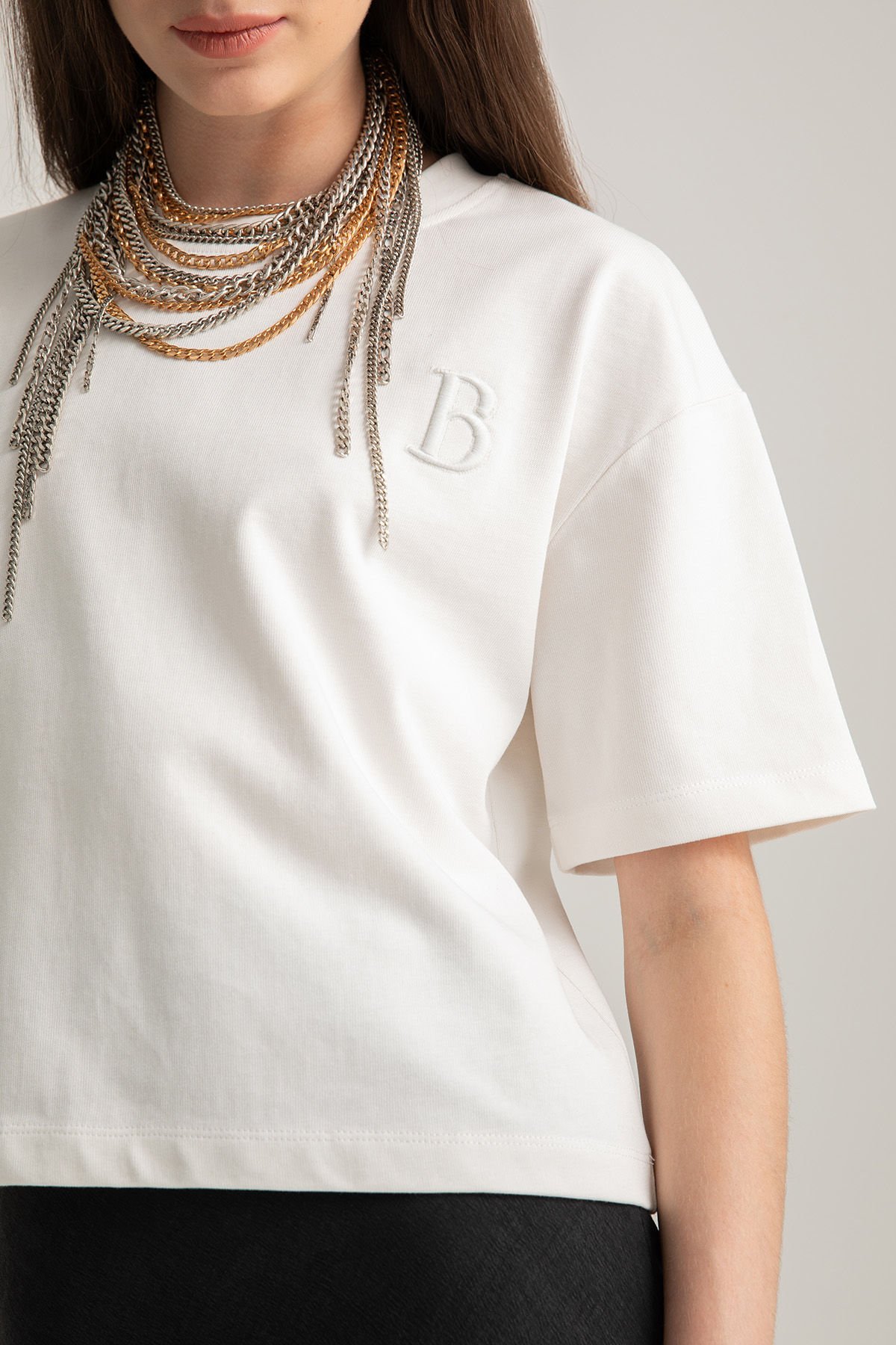 Boneqa Logolu Beyaz Tişört