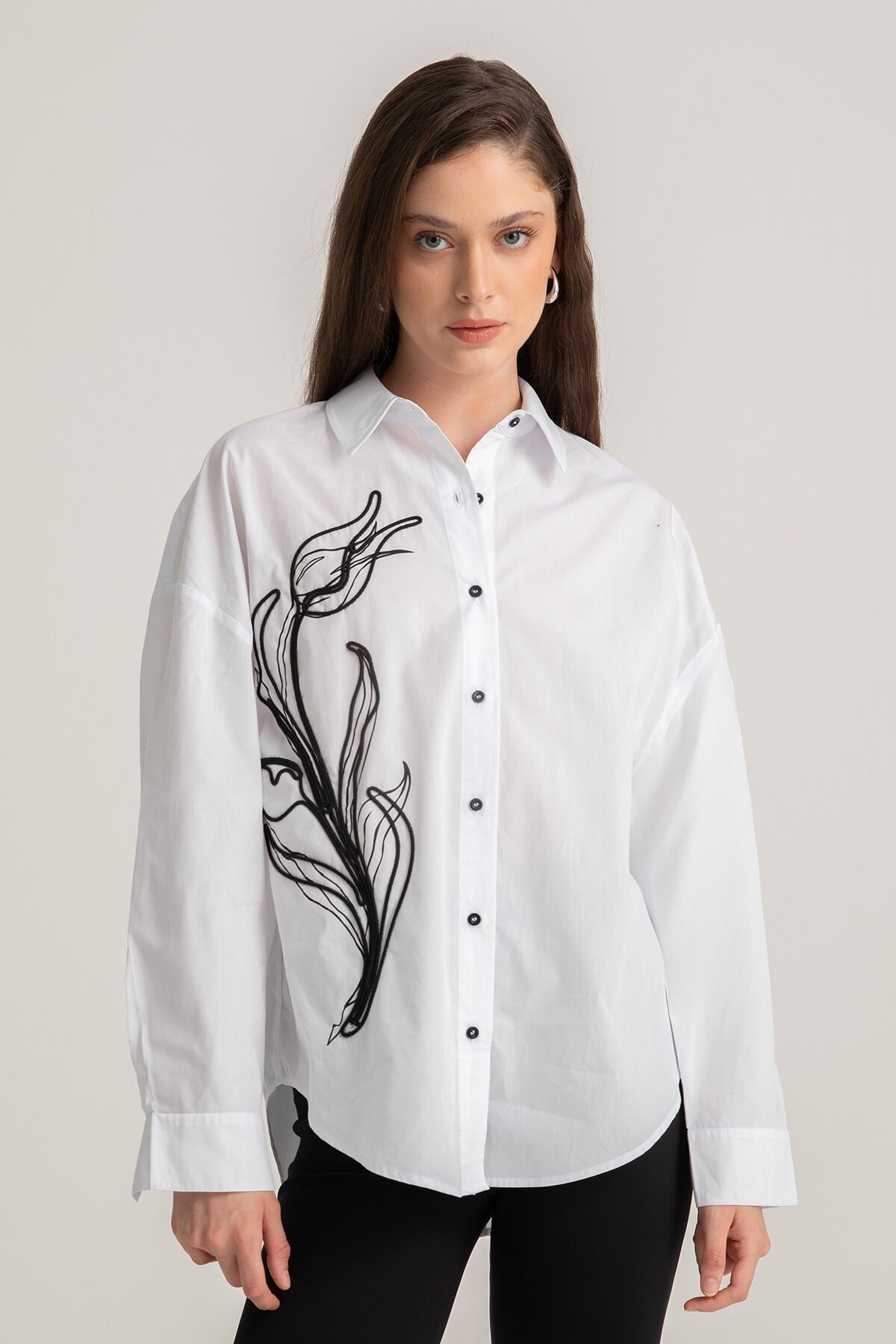 Ebru Lale İşlemeli Gömlek