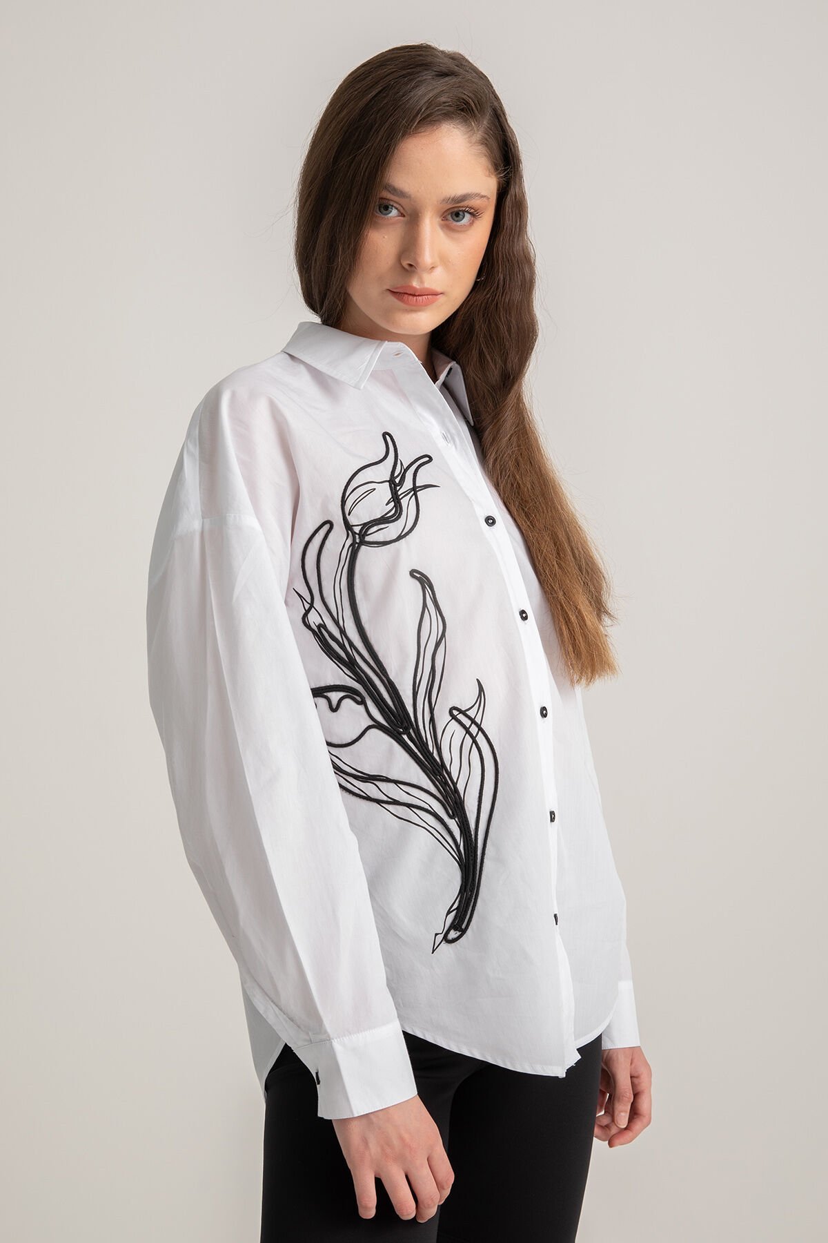 Ebru Lale İşlemeli Gömlek