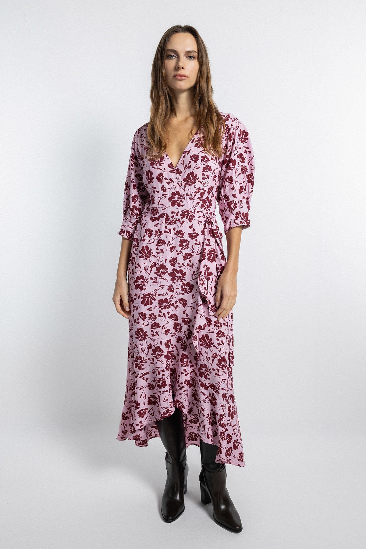 Kruvaze Yaka Detaylı Desenli Elbise