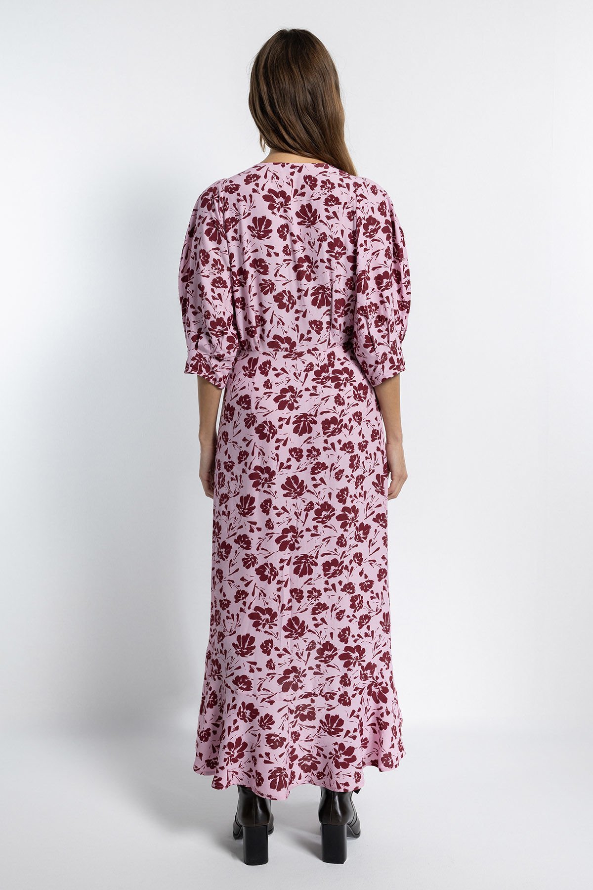 Kruvaze Yaka Detaylı Desenli Elbise