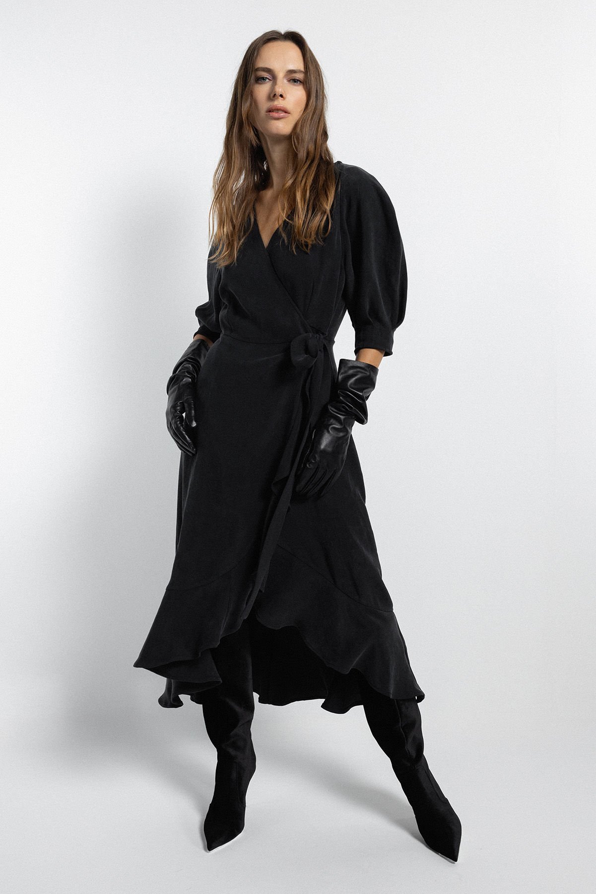 Kruvaze Yaka Detaylı Siyah Elbise