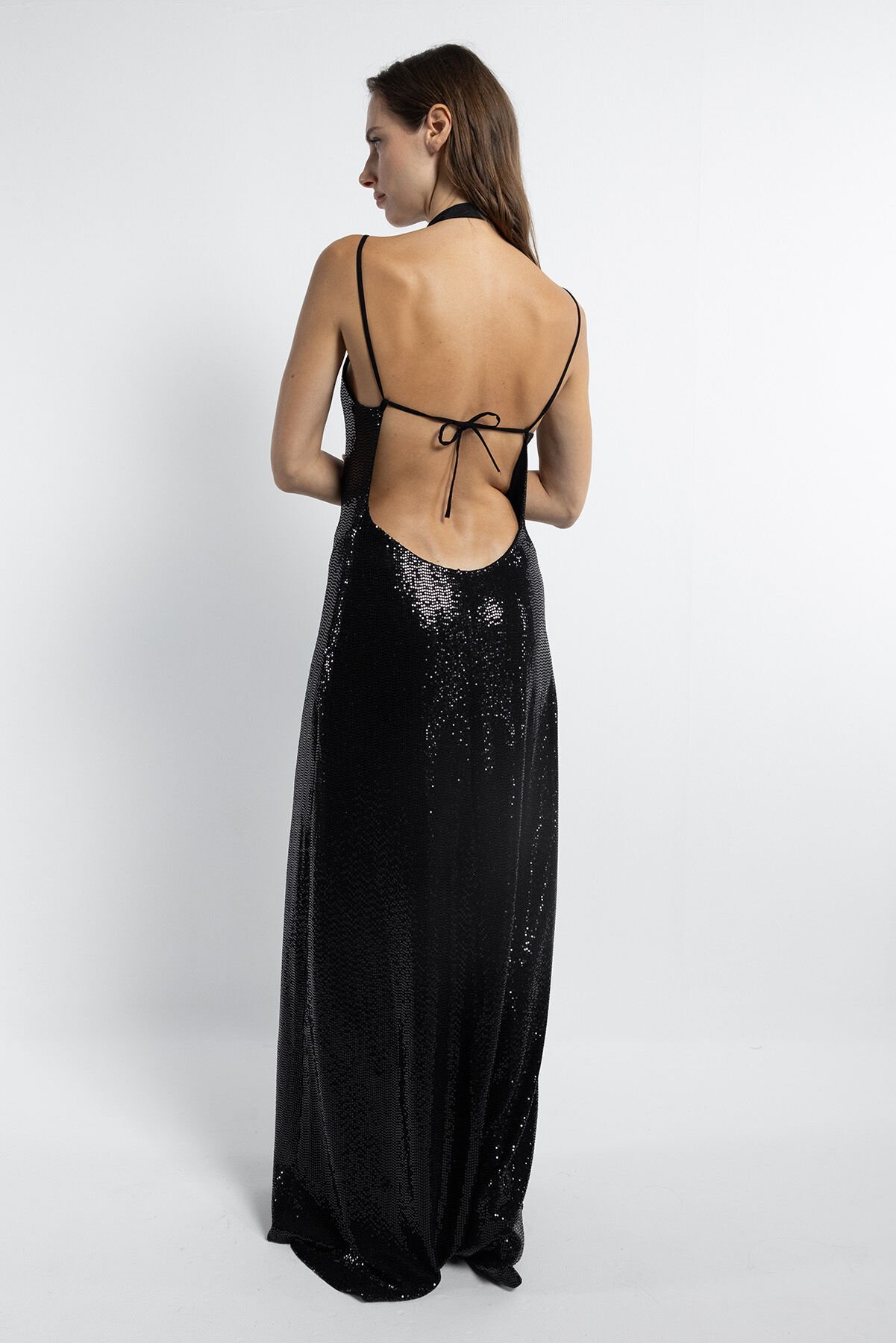 Derin Sırt Dekolteli Gece Elbisesi