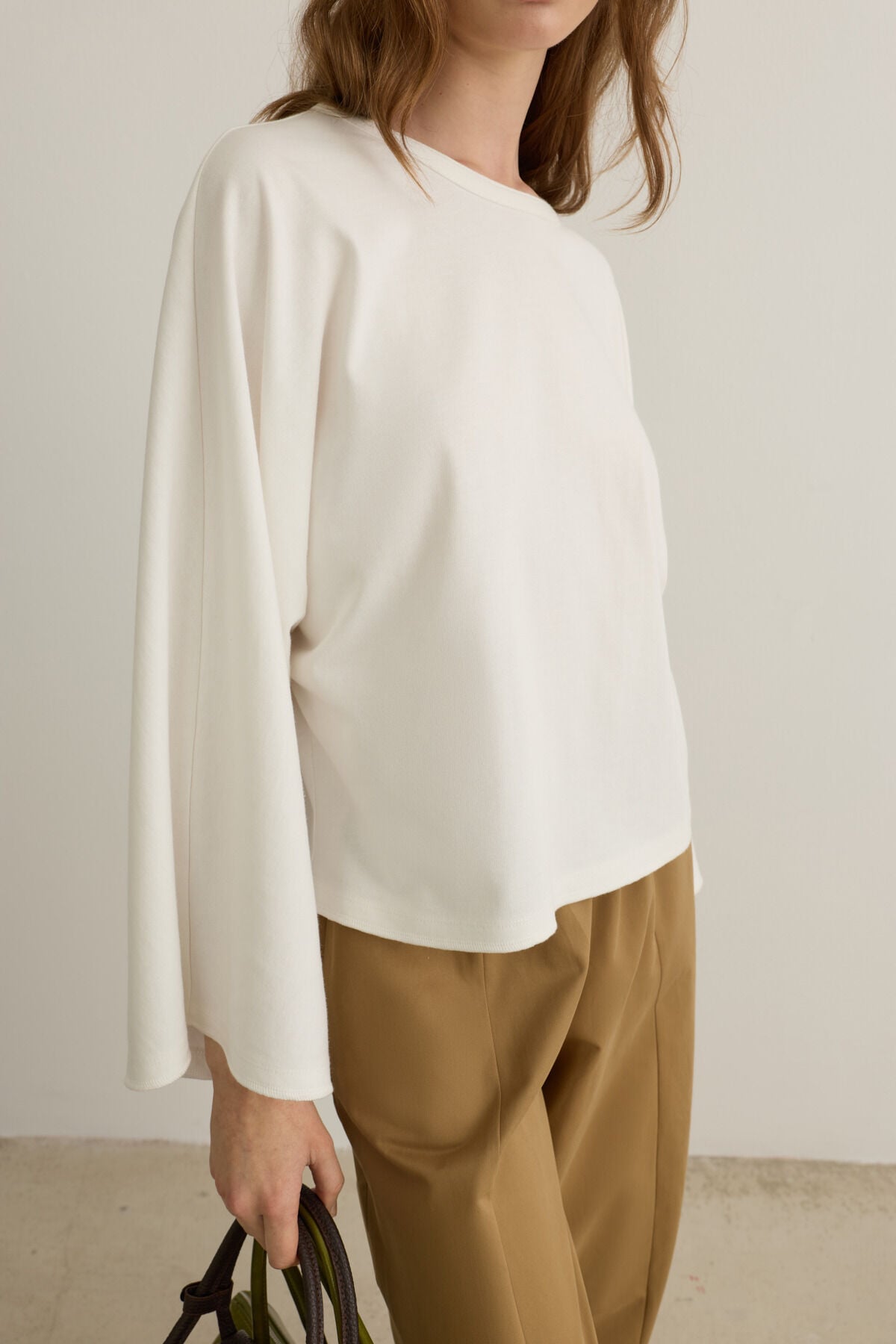 Sofia Bisiklet Yaka Oversize Beyaz Sweatshirt