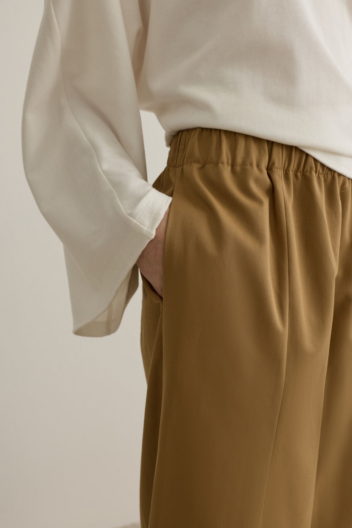Julia Beli Lastikli Dikiş Detaylı Camel Barrel Pantolon