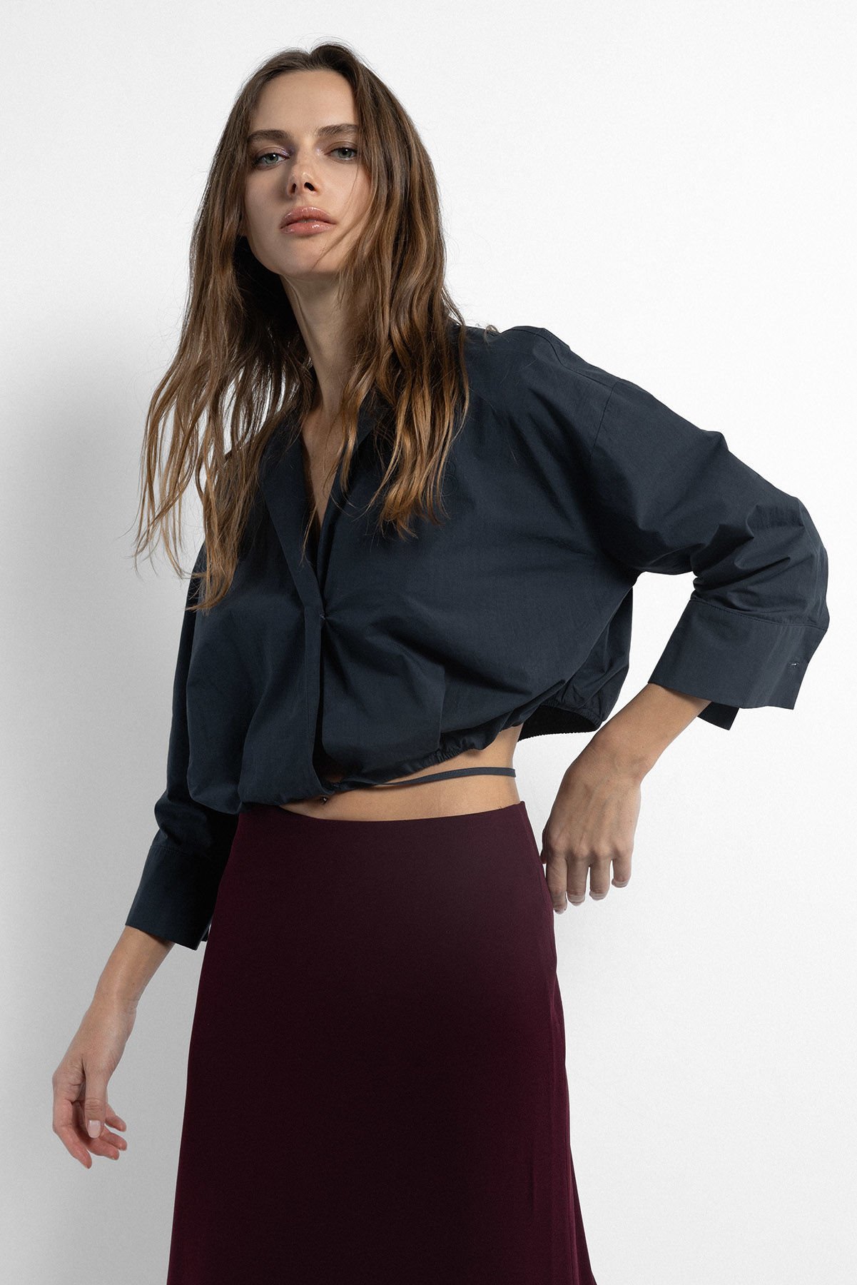 Belden Bağlı Crop Gömlek