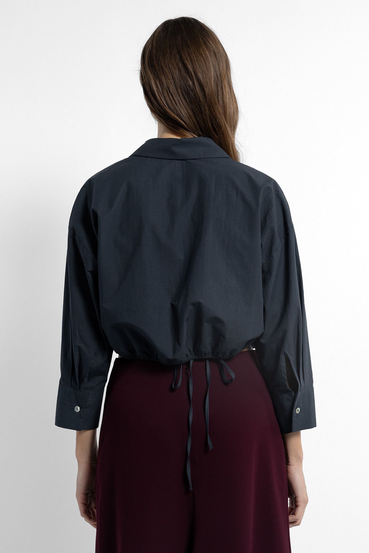 Belden Bağlı Crop Gömlek