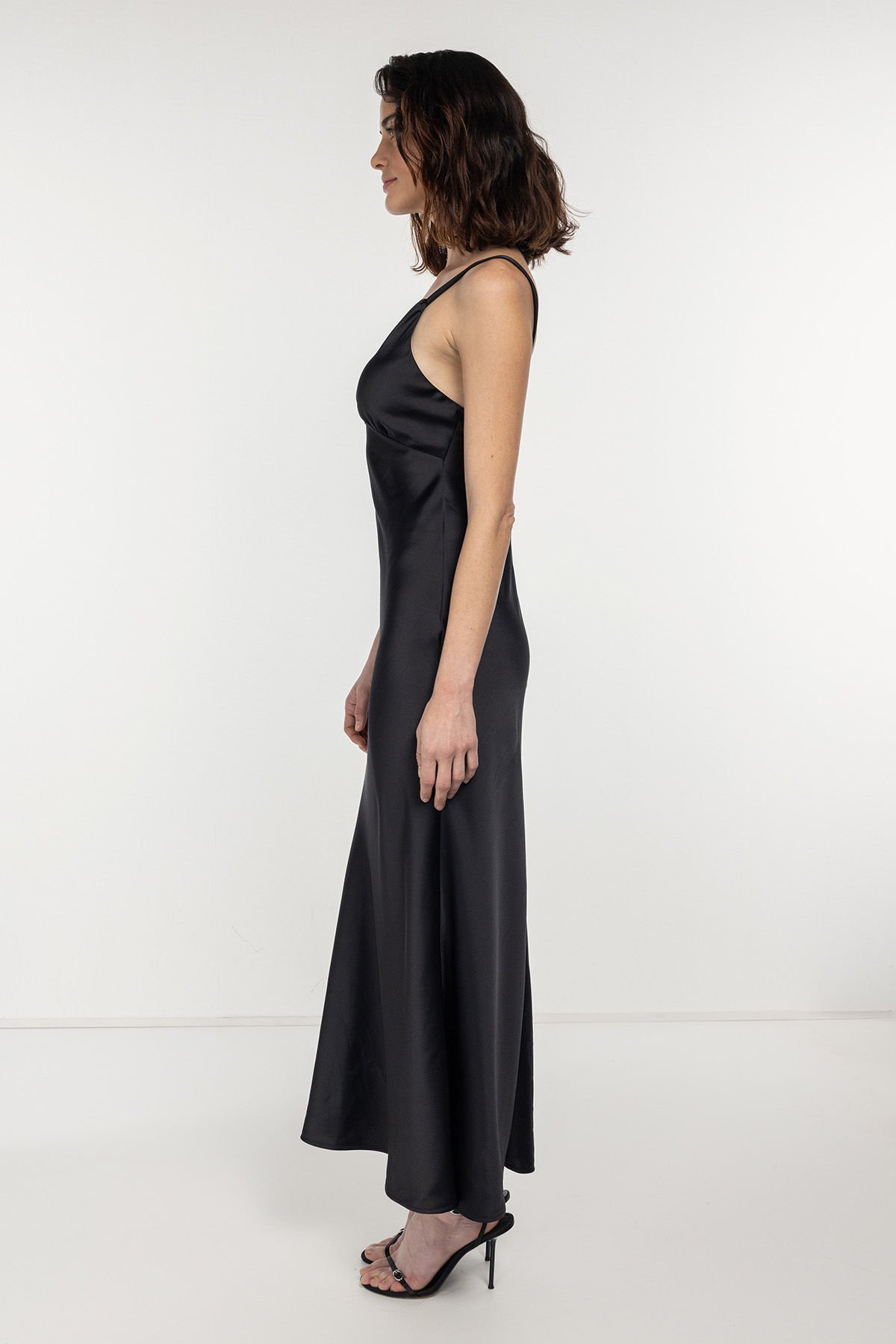 Sırt Dekolteli Siyah Robalı Elbise