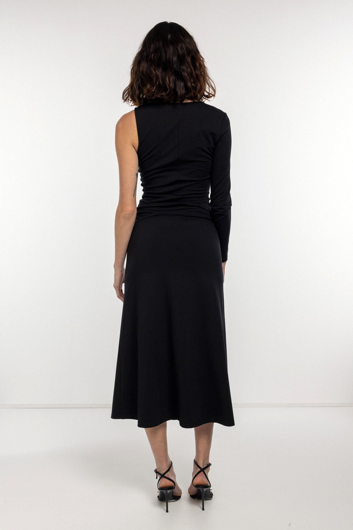 Gold Toka Detaylı Tek Kollu Elbise