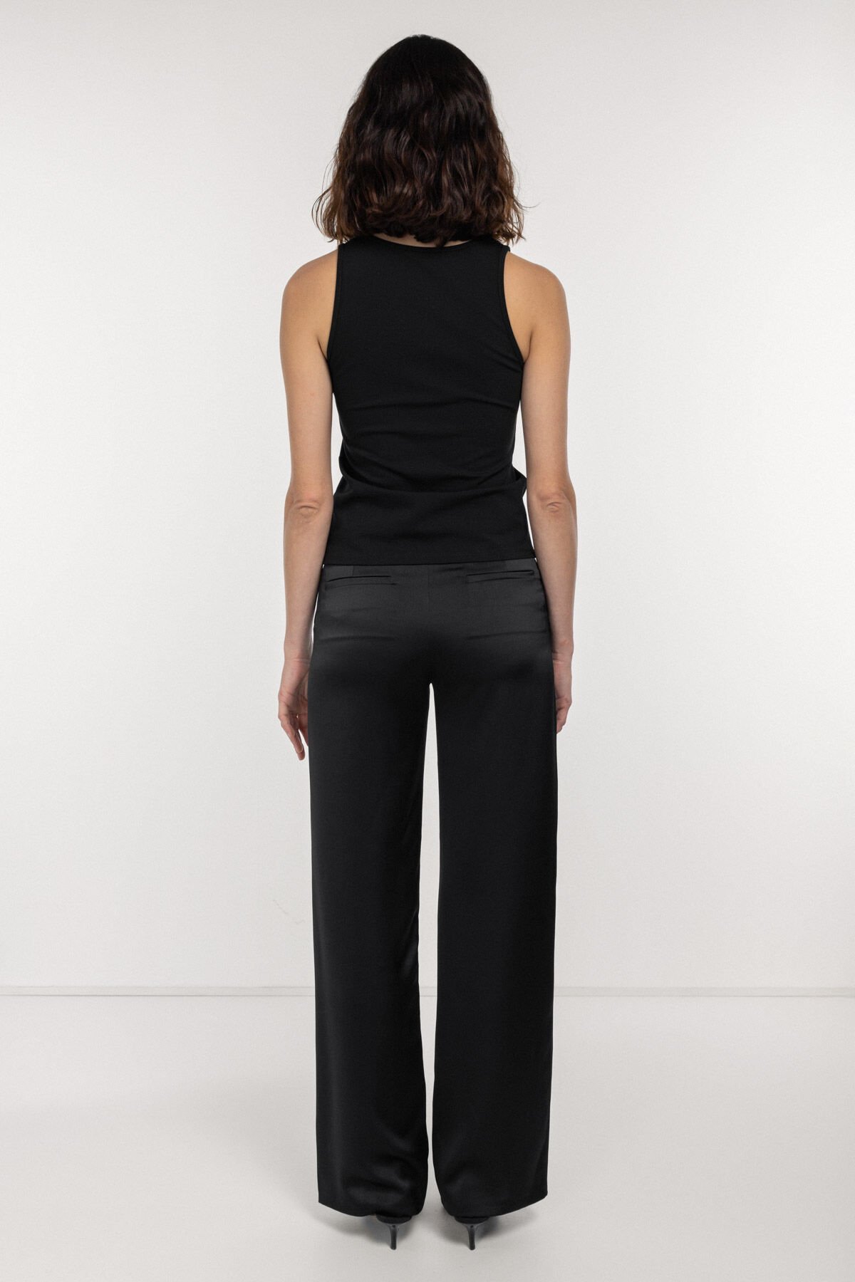 Cep Detaylı Saten Fit Pantolon