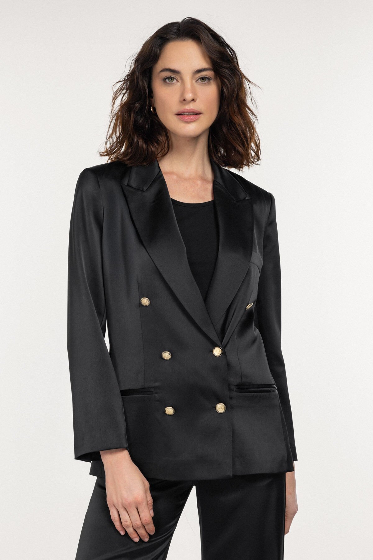 Gold Düğme Detaylı Saten Blazer Ceket