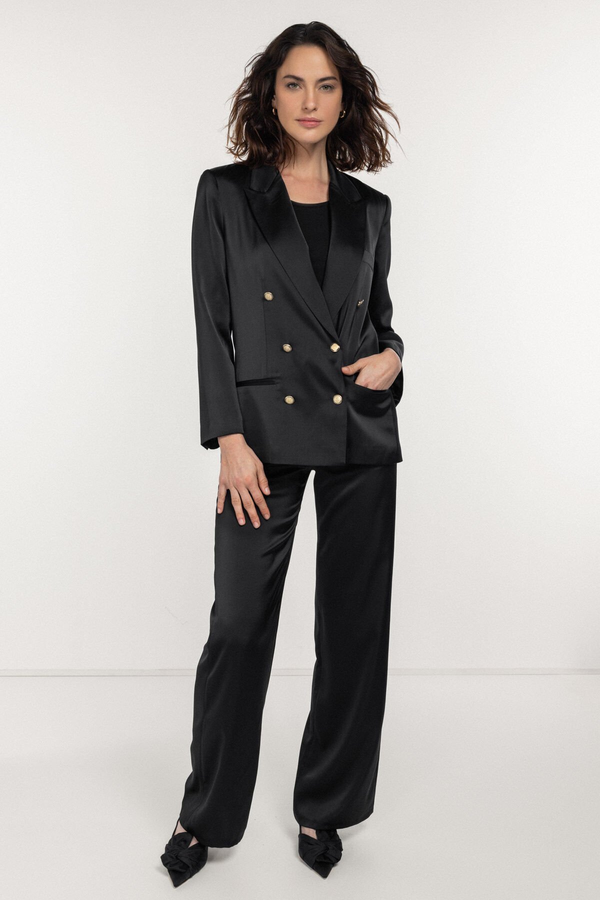 Gold Düğme Detaylı Saten Blazer Ceket