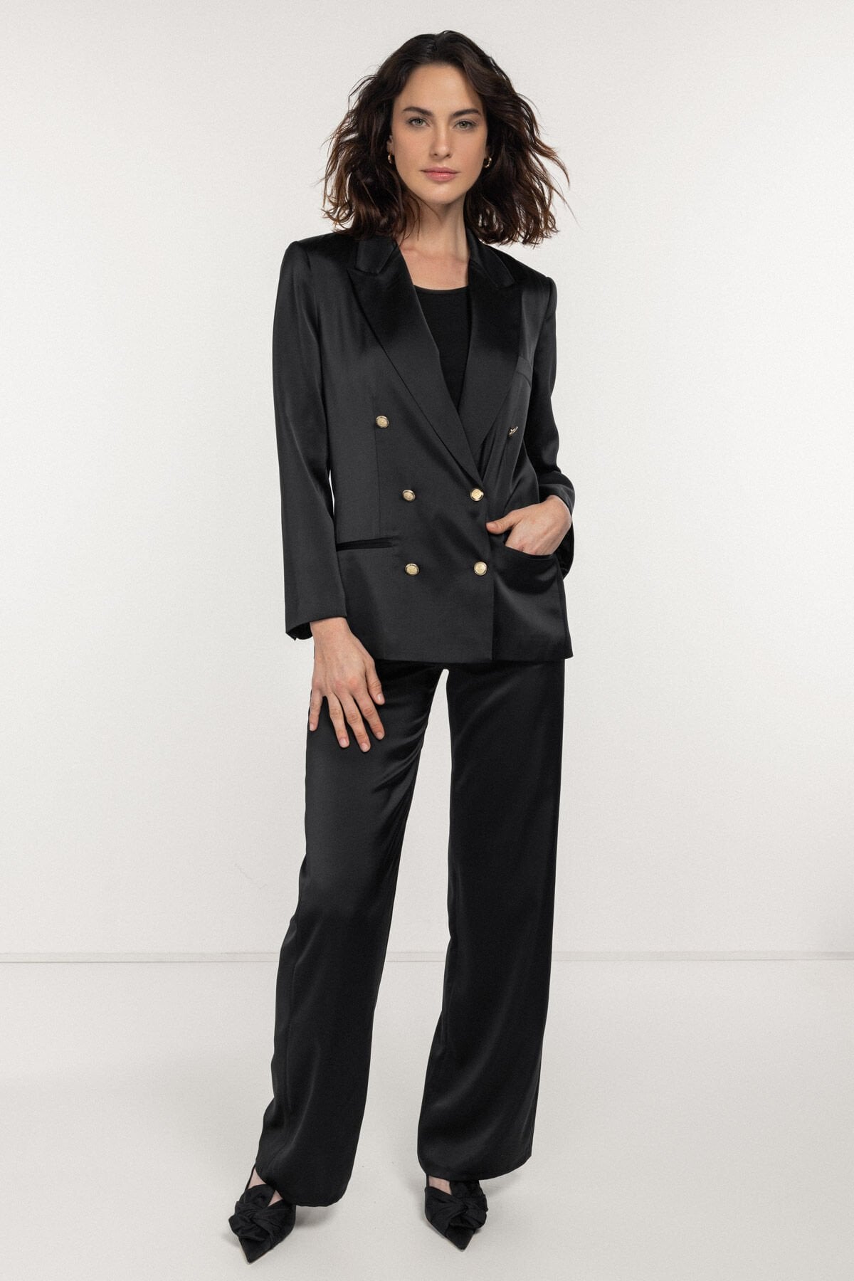 Gold Düğme Detaylı Saten Blazer Ceket