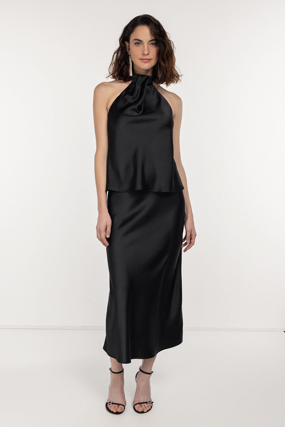 Pileli Halter Yaka Siyah Bluz