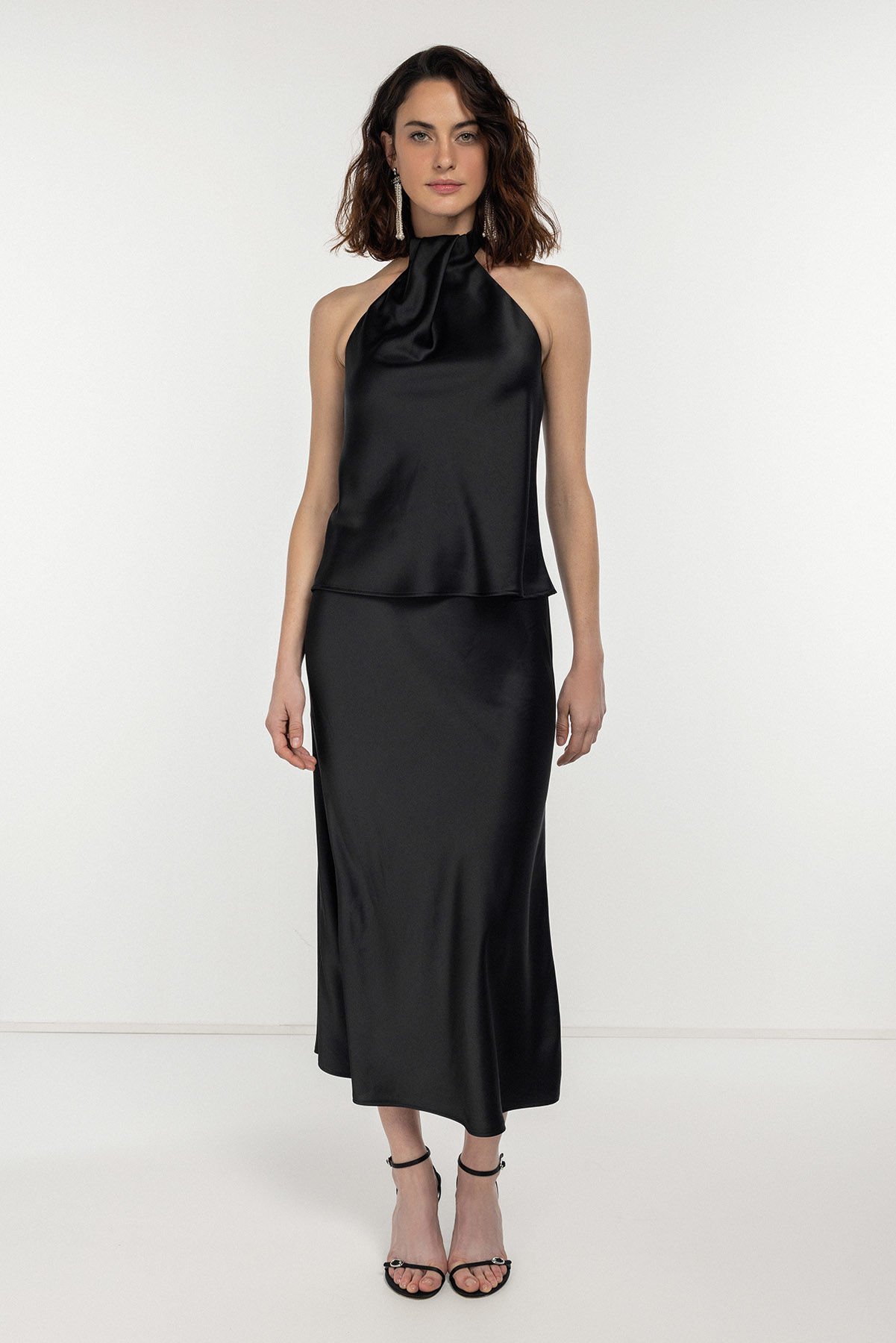 Belden Lastikli Volanlı Siyah Midi Etek