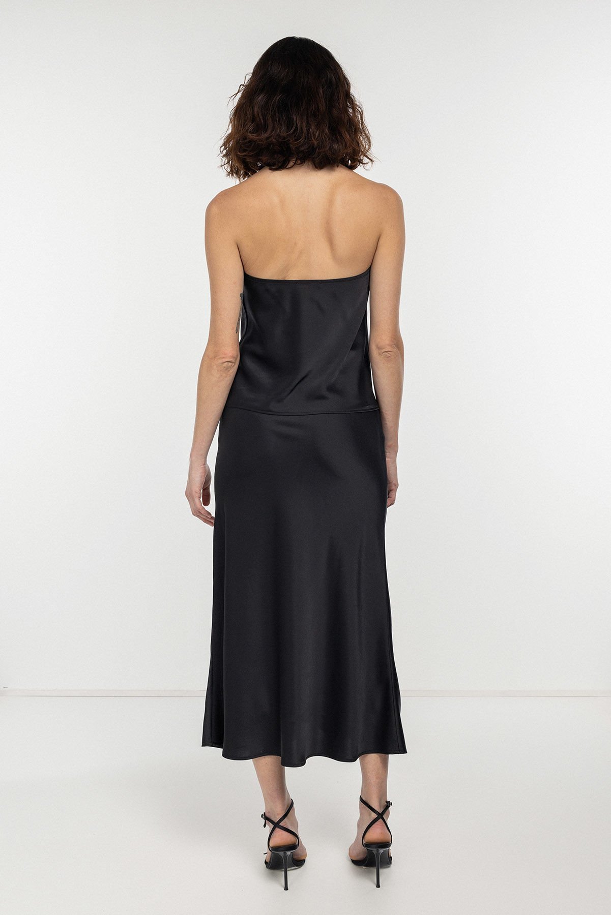 Belden Lastikli Volanlı Siyah Midi Etek