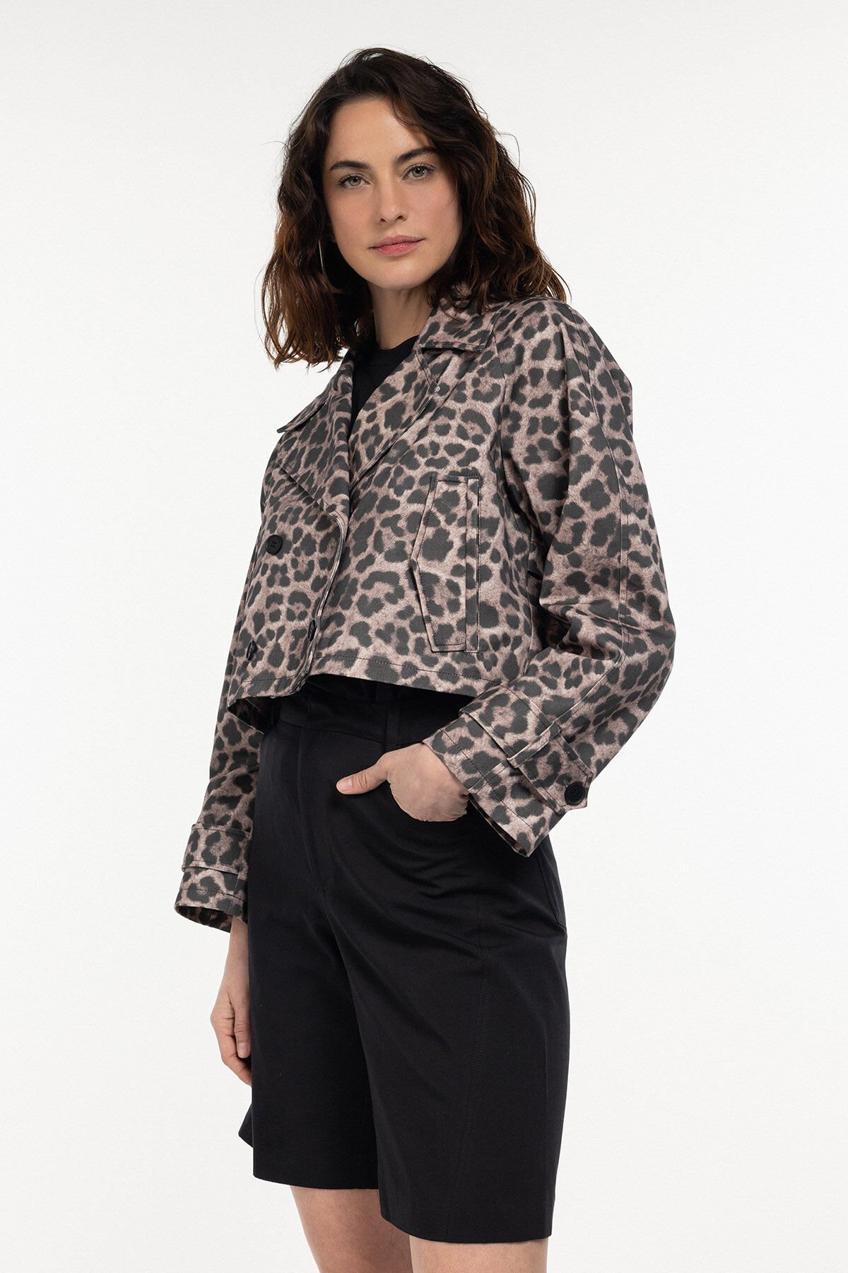 Leopar Desenli Crop Ceket