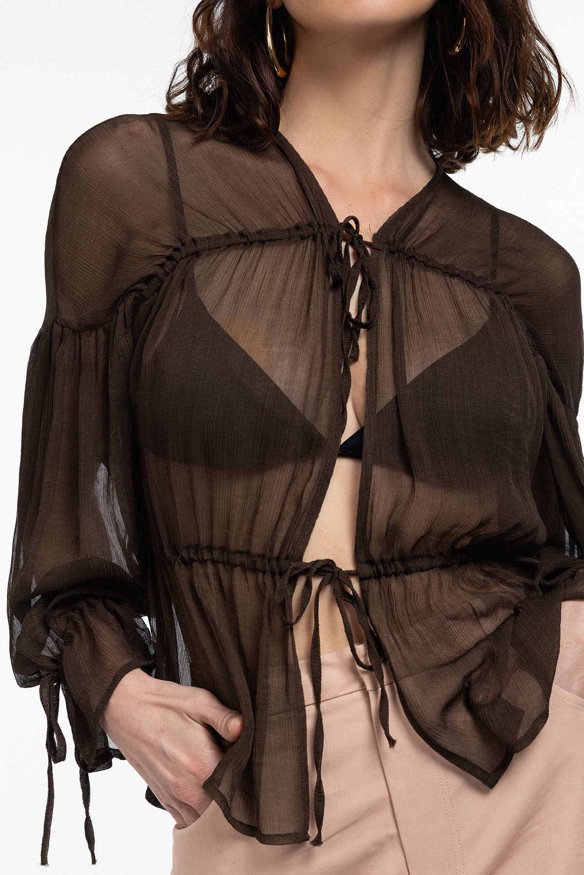Bağcıklı & Büzgülü Kahverengi Bluz