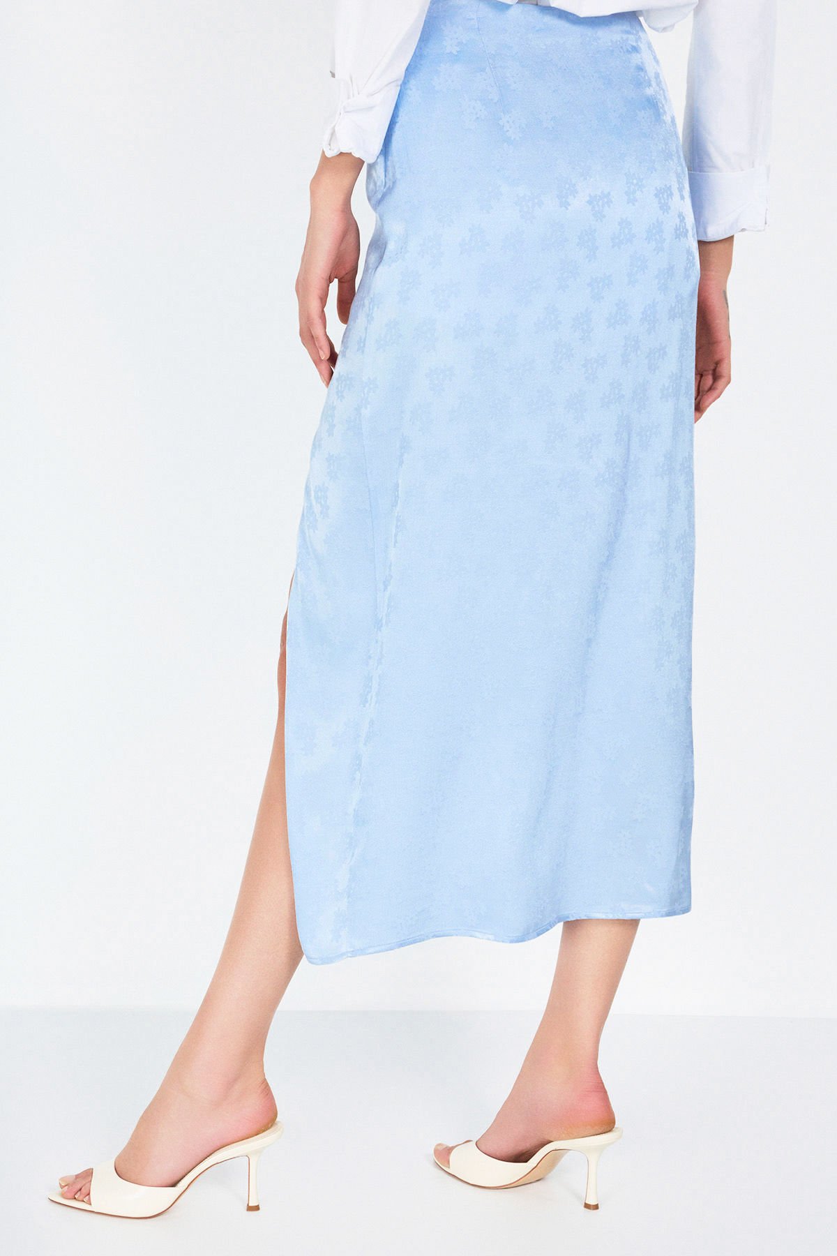 Jakarlı Önden Düğme Detaylı Mavi Midi Etek