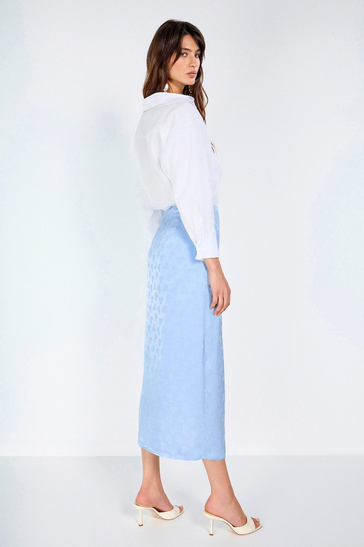 Jakarlı Önden Düğme Detaylı Mavi Midi Etek