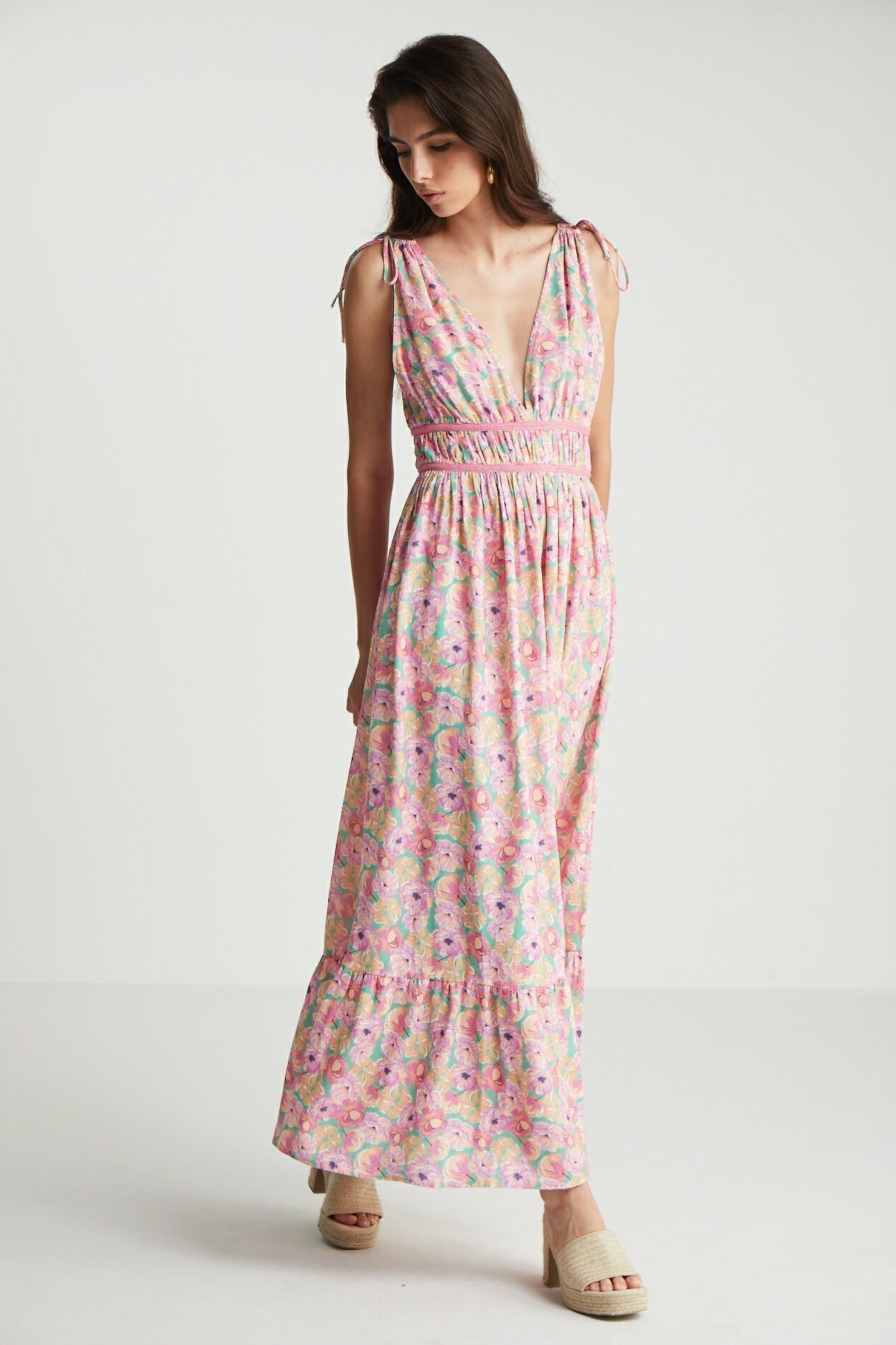 Çiçek Desenli Askılı Elbise