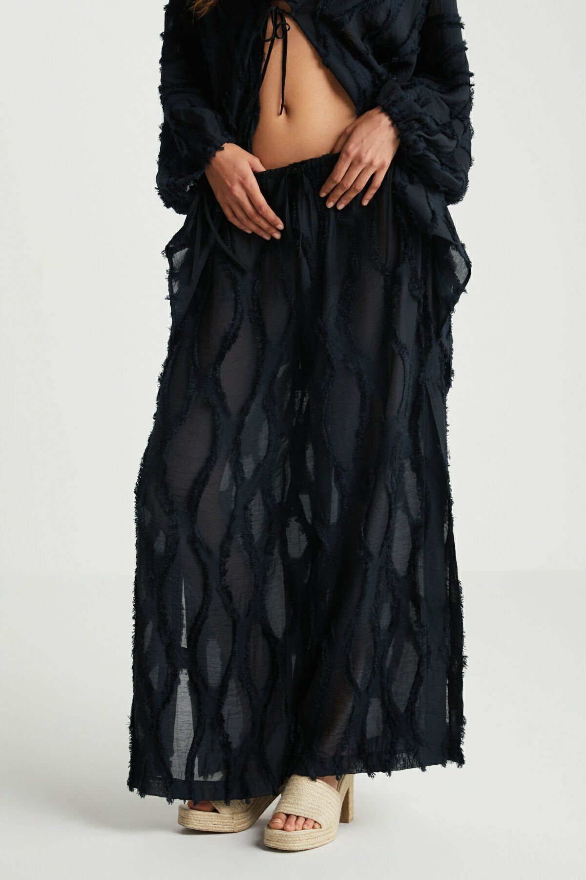 Siyah Jakarlı Pantolon