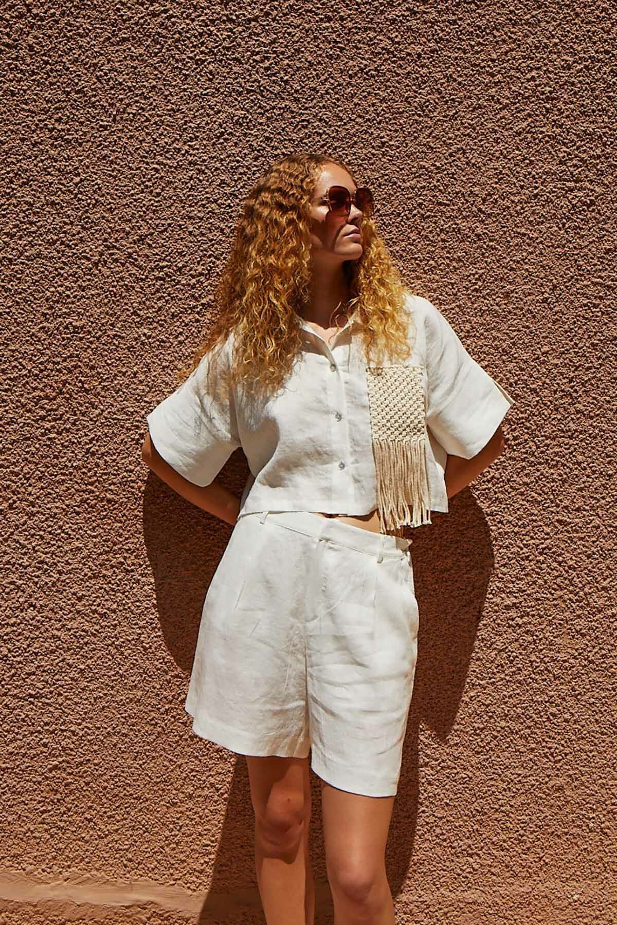 Cep Detaylı Ekru Keten Gömlek