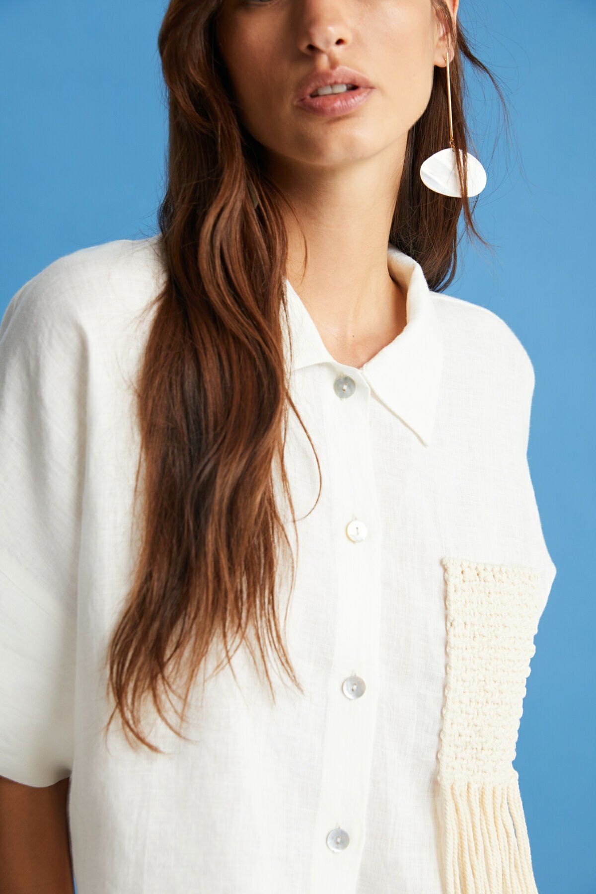 Cep Detaylı Ekru Keten Gömlek