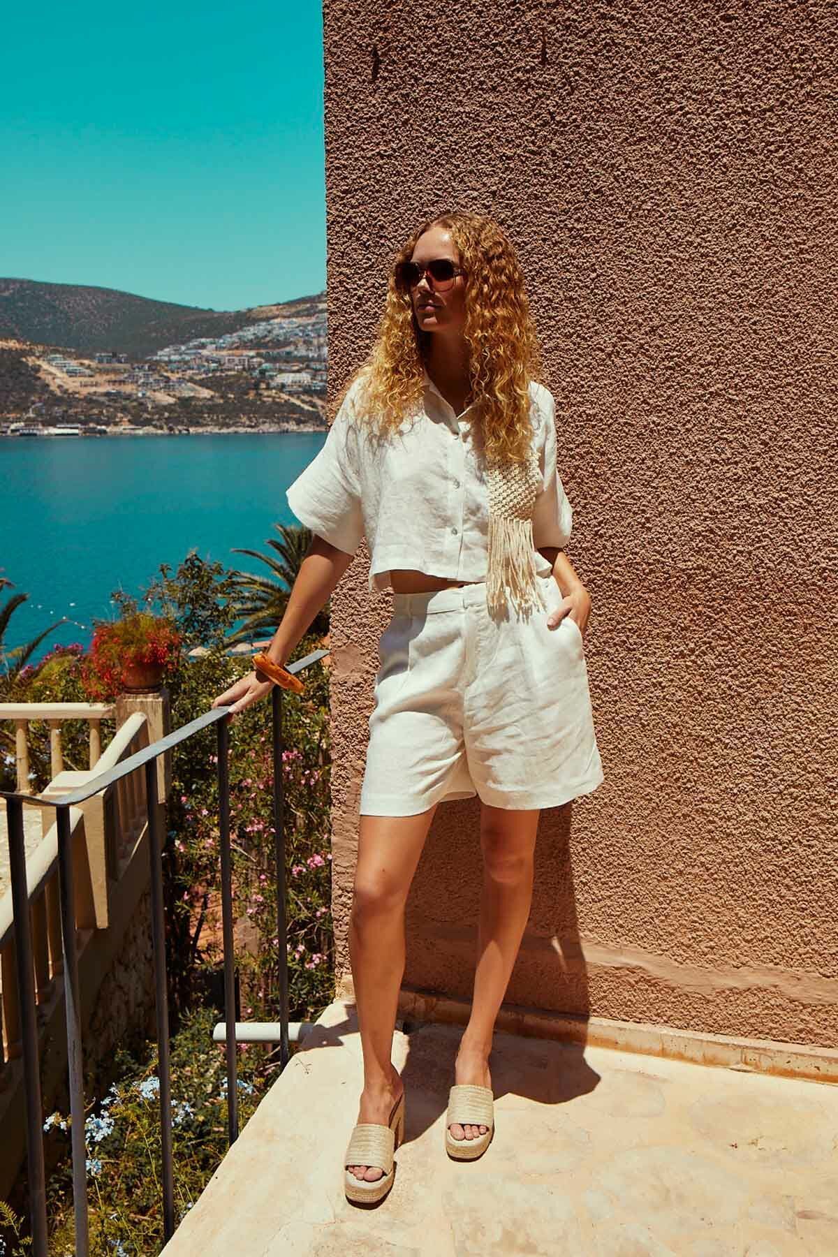 Cep Detaylı Ekru Keten Gömlek