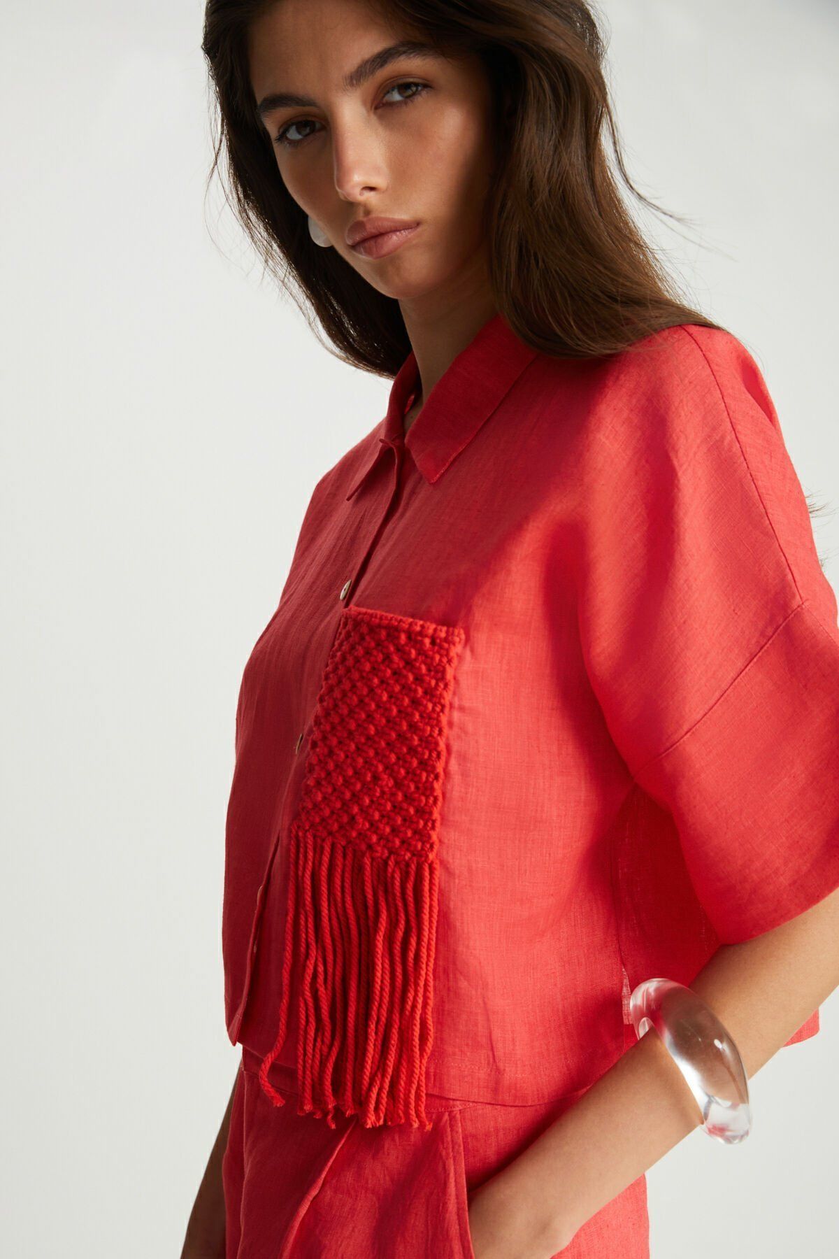 Cep Detaylı Kırmızı Keten Gömlek
