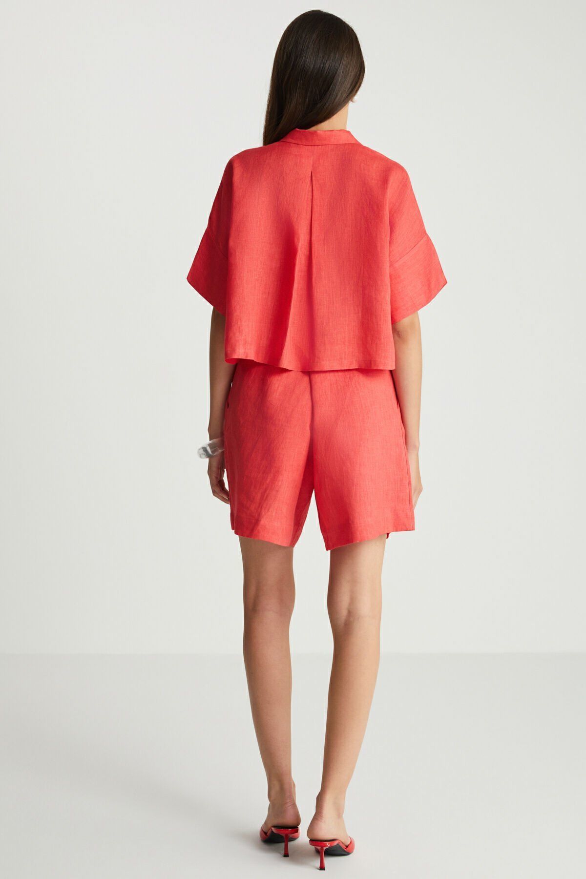 Cep Detaylı Kırmızı Keten Gömlek