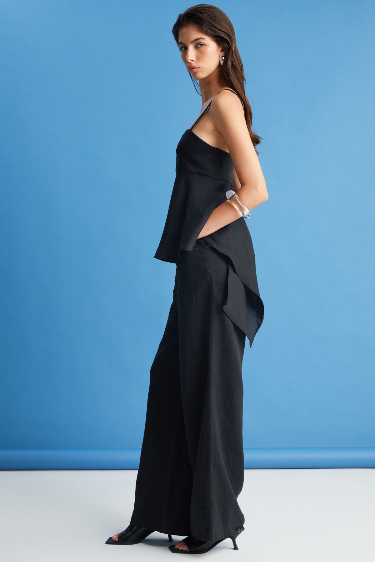 Askılı Siyah Keten Bluz