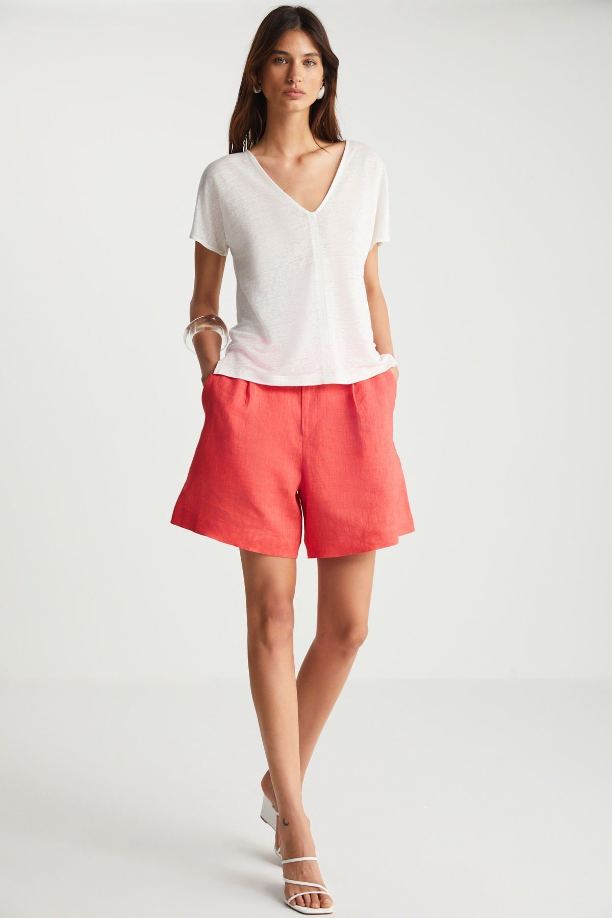 V Yaka Ekru Tişört