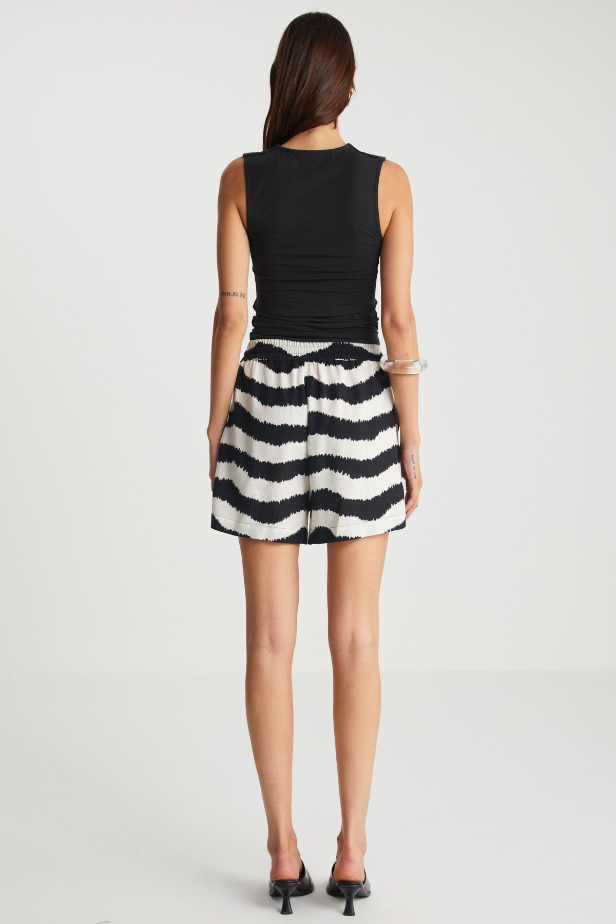 Düz Kolsuz Siyah Tişört