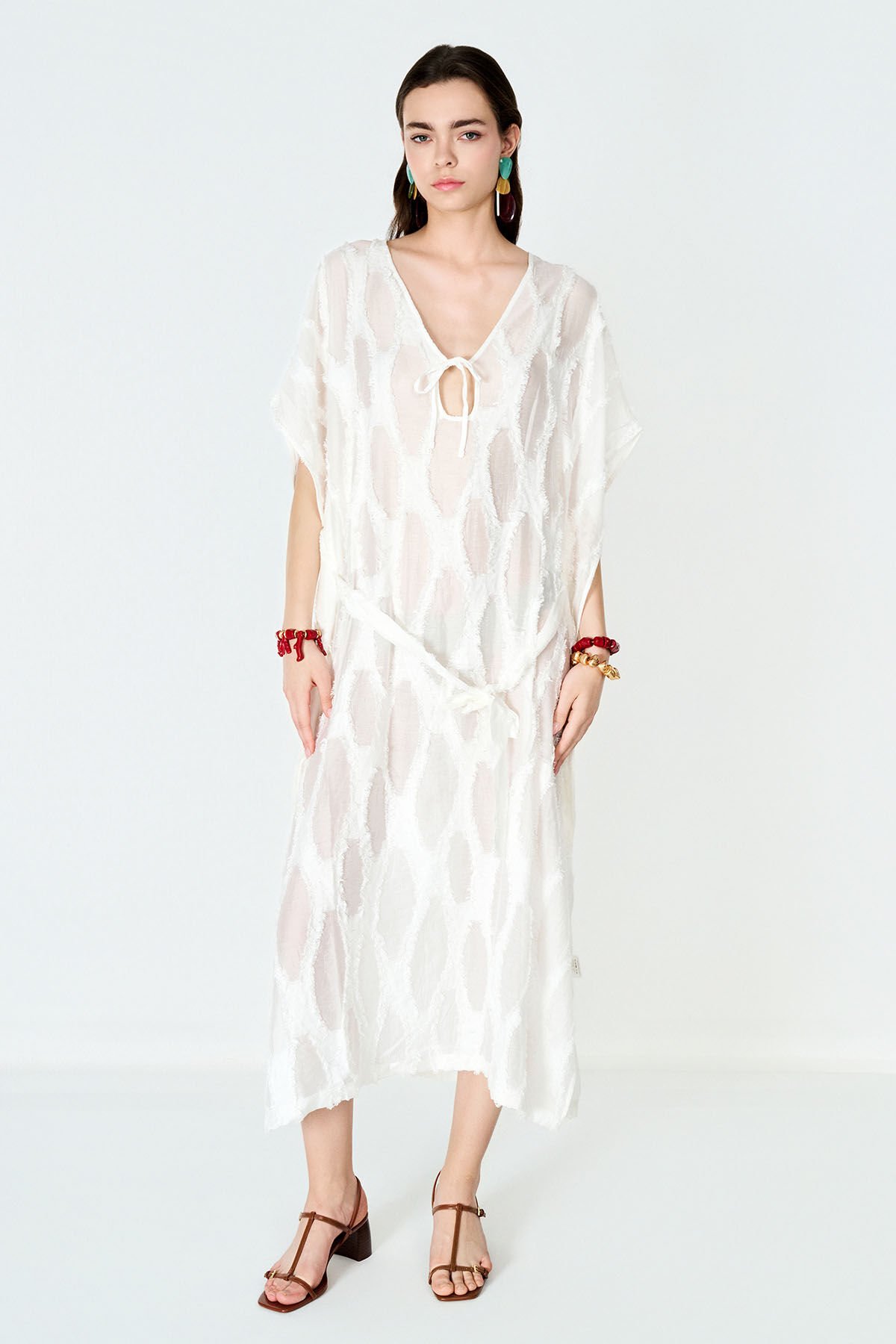 Beyaz Jakarlı Elbise