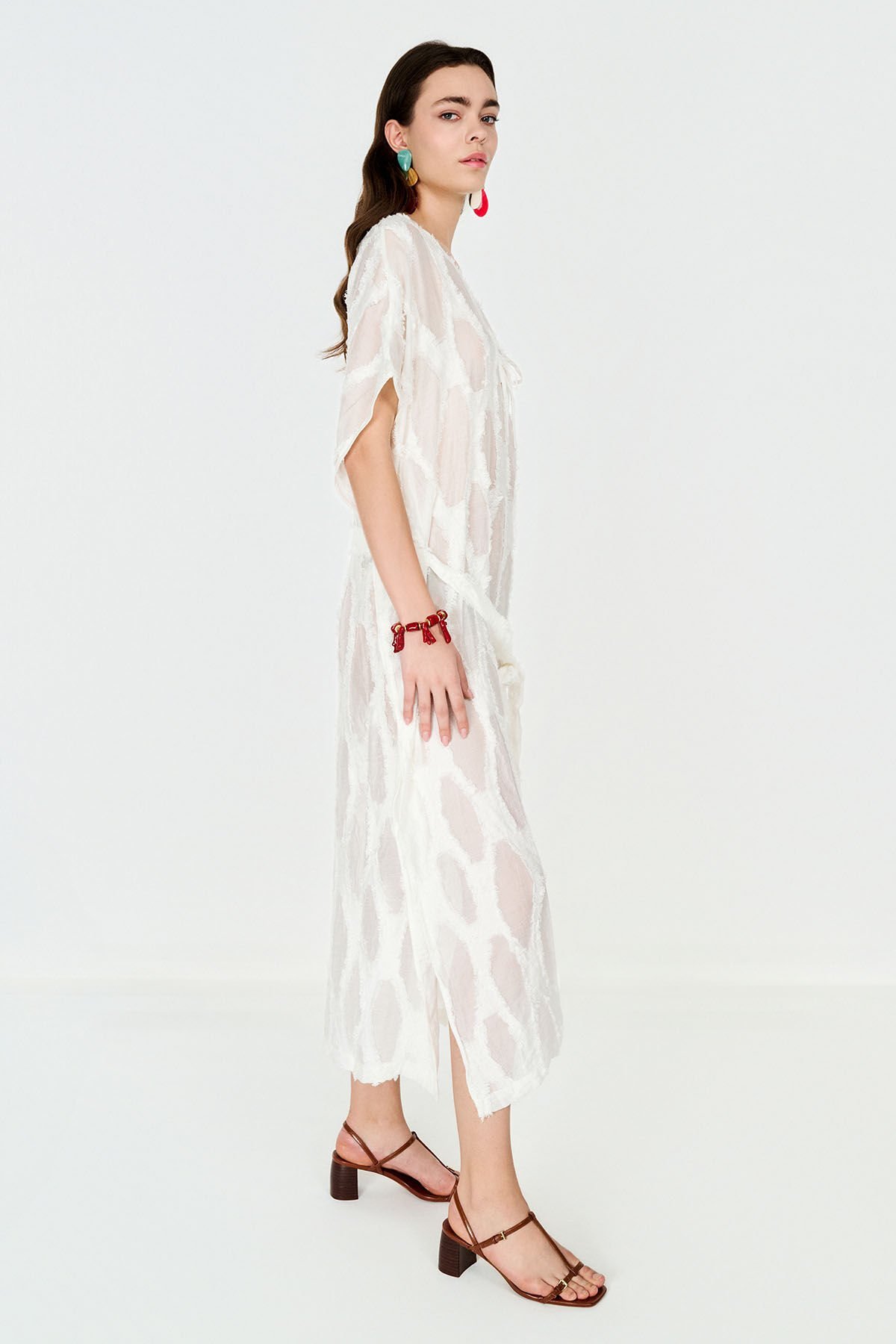 Beyaz Jakarlı Elbise