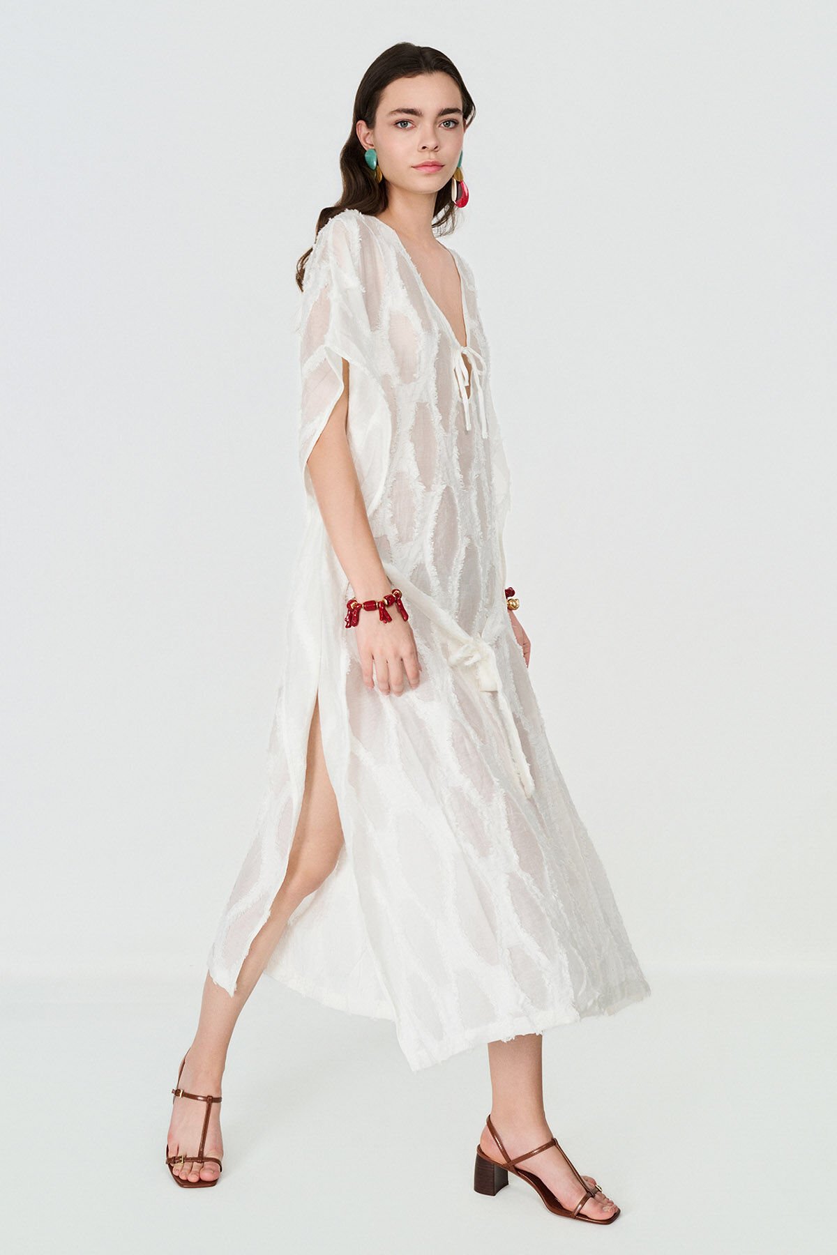 Beyaz Jakarlı Elbise