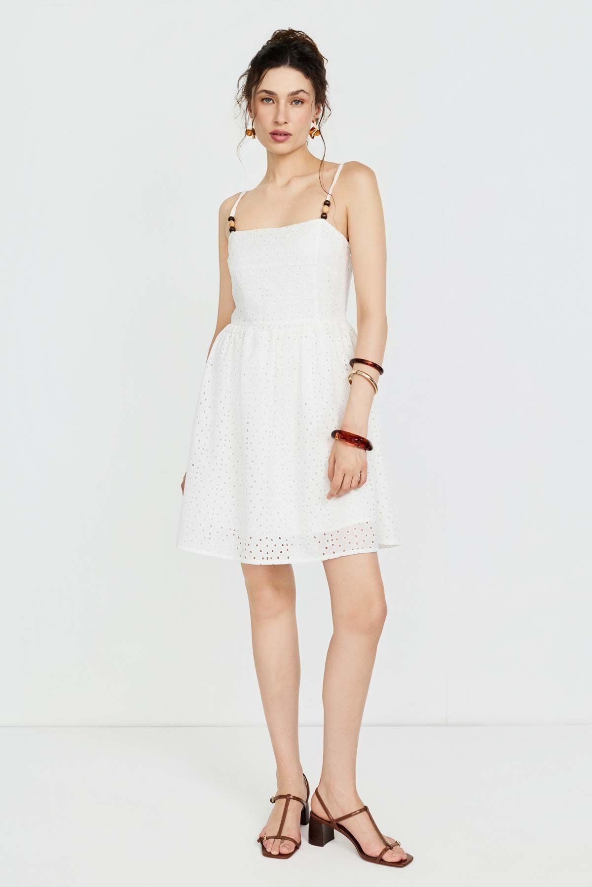 Boncuk Detaylı Brode Mini Elbise