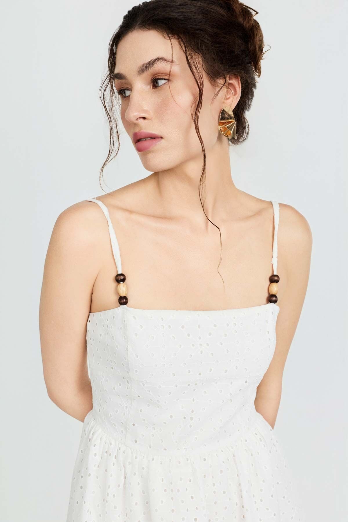 Boncuk Detaylı Brode Mini Elbise