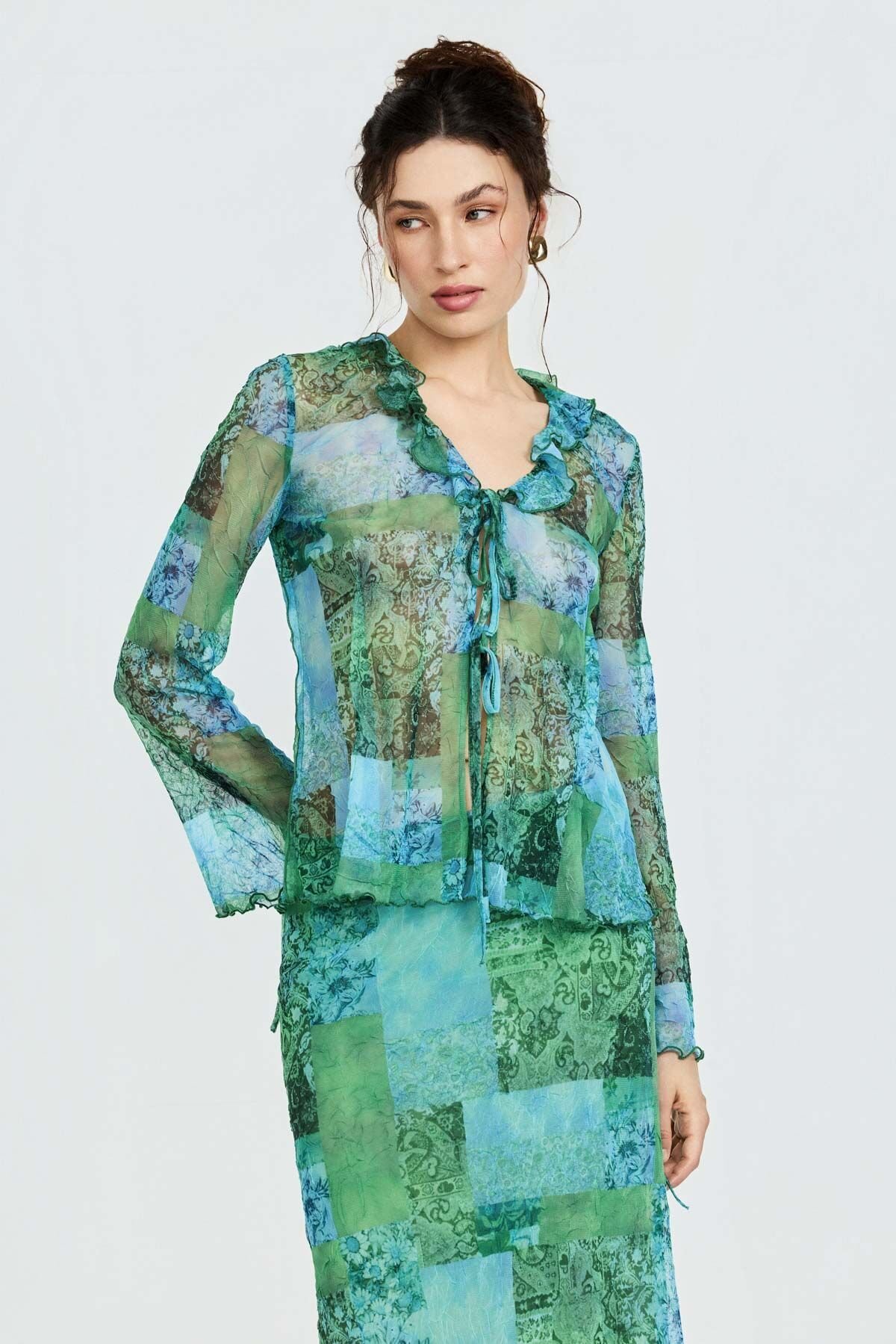 Desenli Bağ Detaylı Tül Top