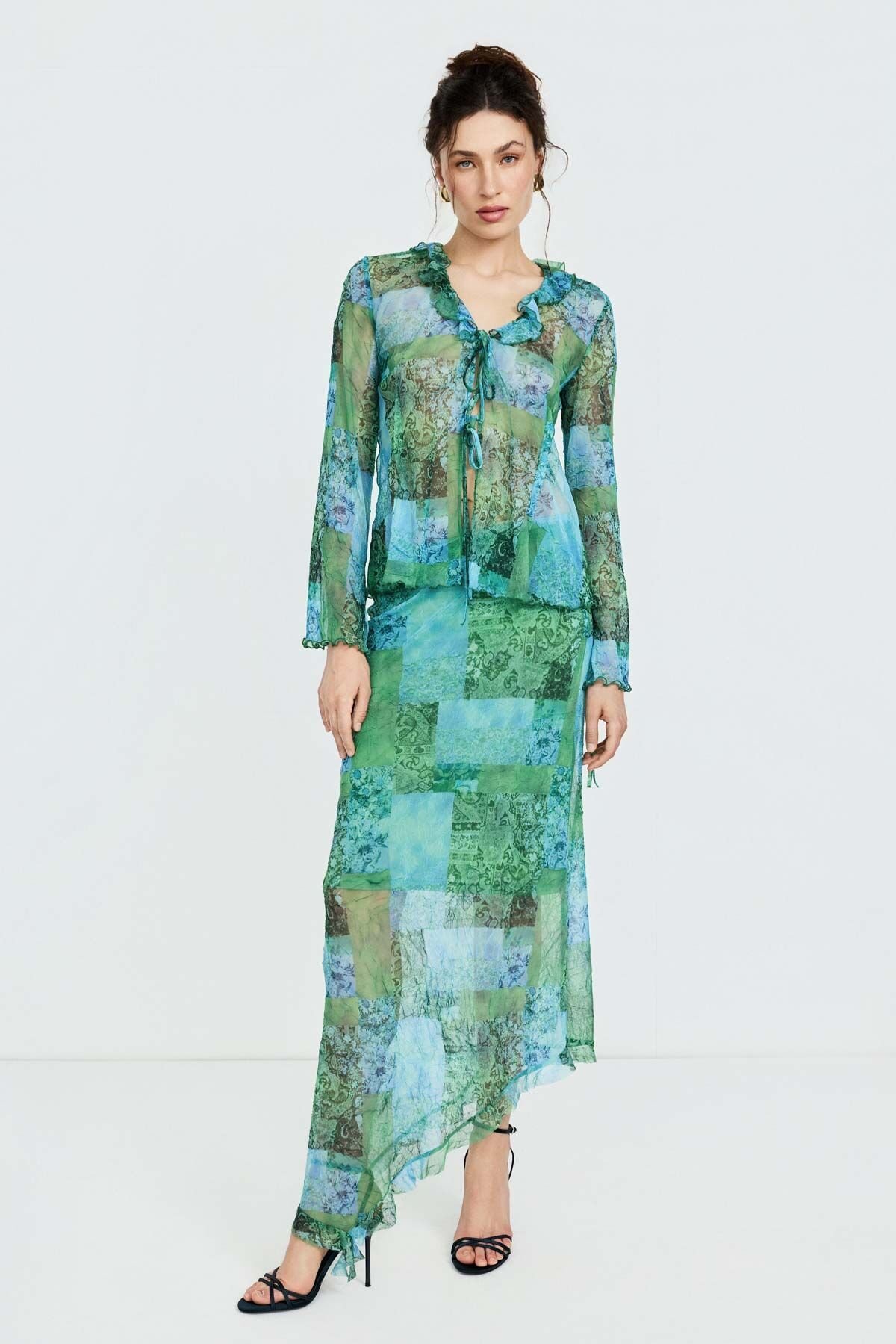 Desenli Bağ Detaylı Tül Top