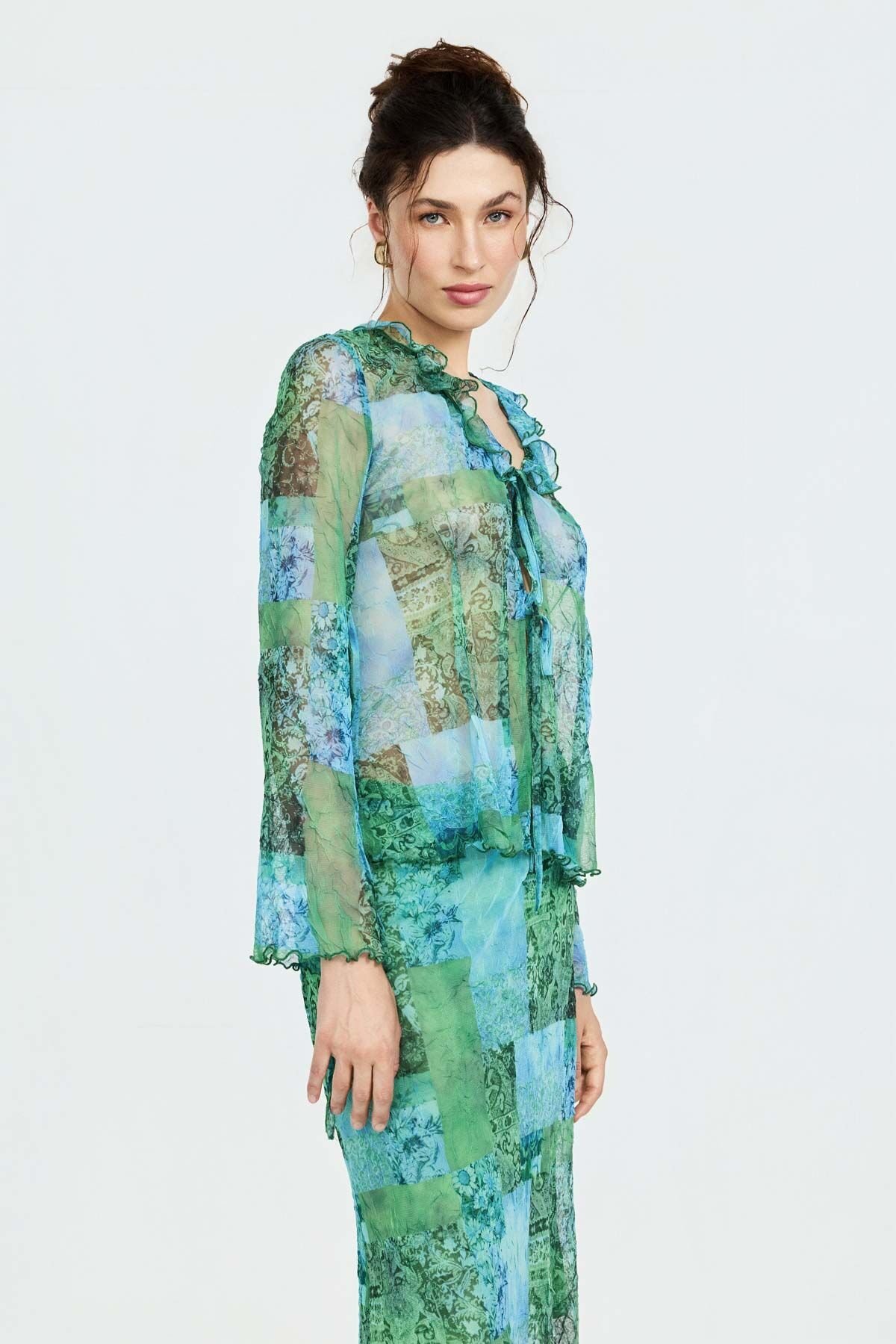 Desenli Bağ Detaylı Tül Top